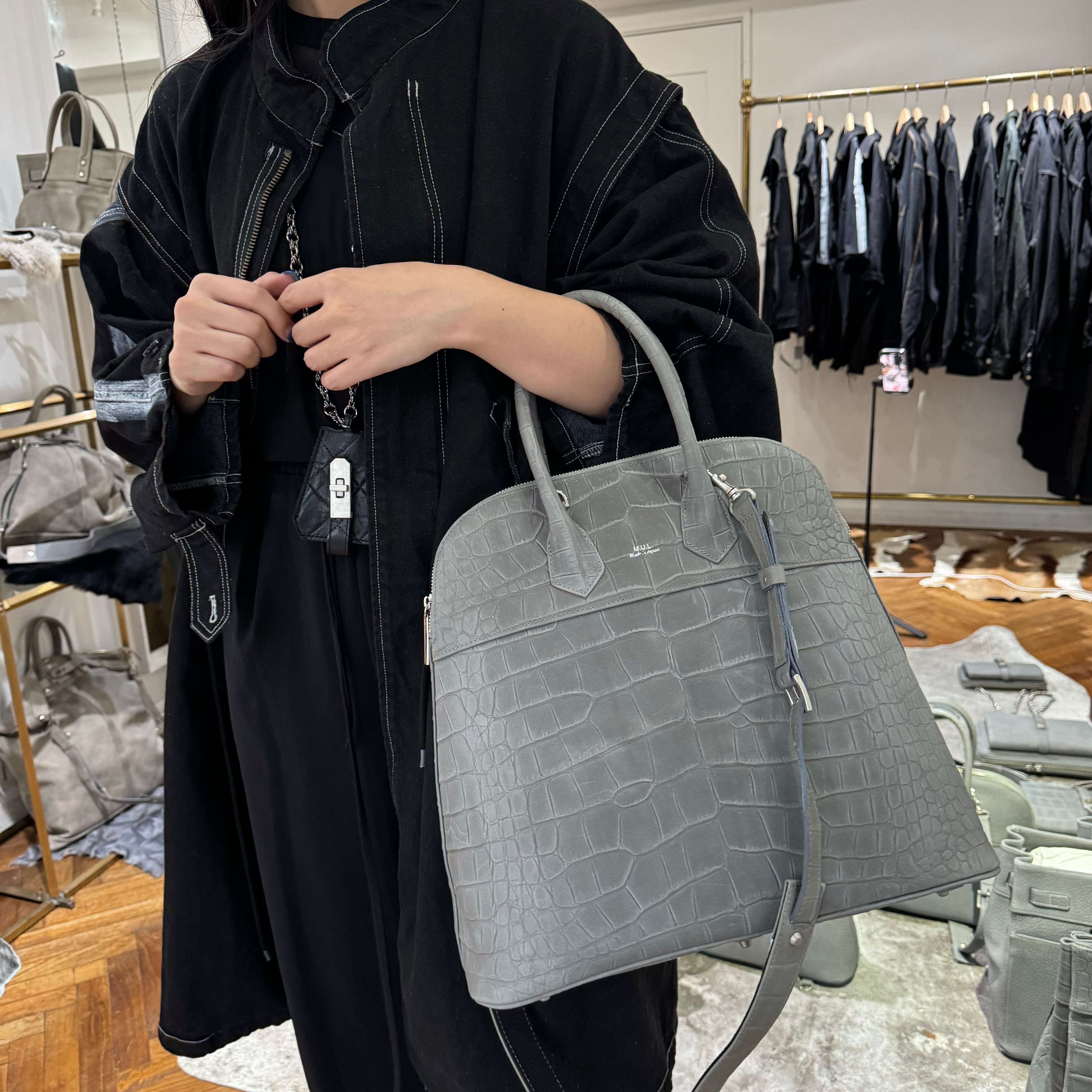 ⚠️予約【M.U.L.】ラウンドトート クロコダイル型押し -アイスグレー- ※R7. 6月末納品予定