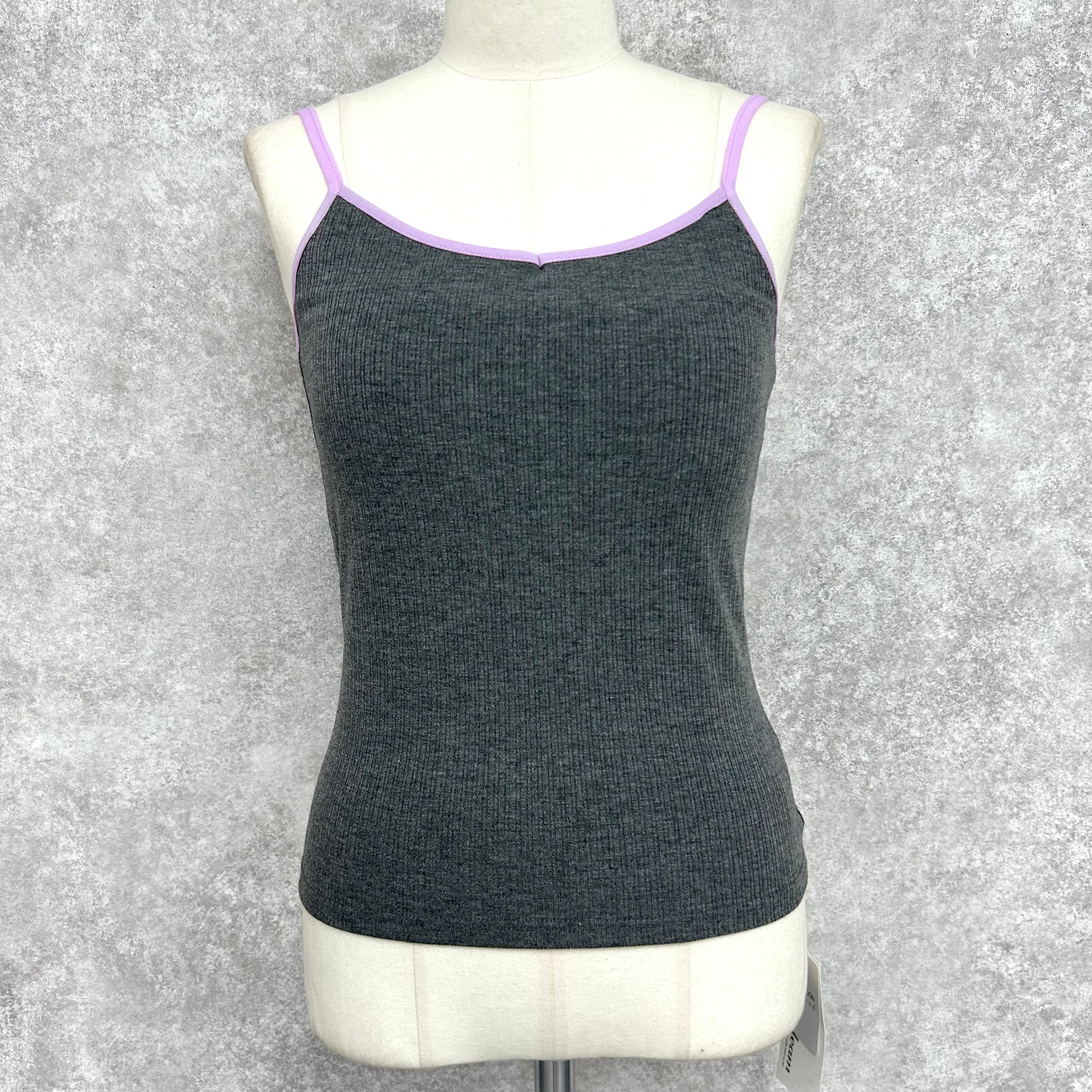 バイカラーカップ付キャミ -チャコール- ※1/28-2/3頃より順次発送