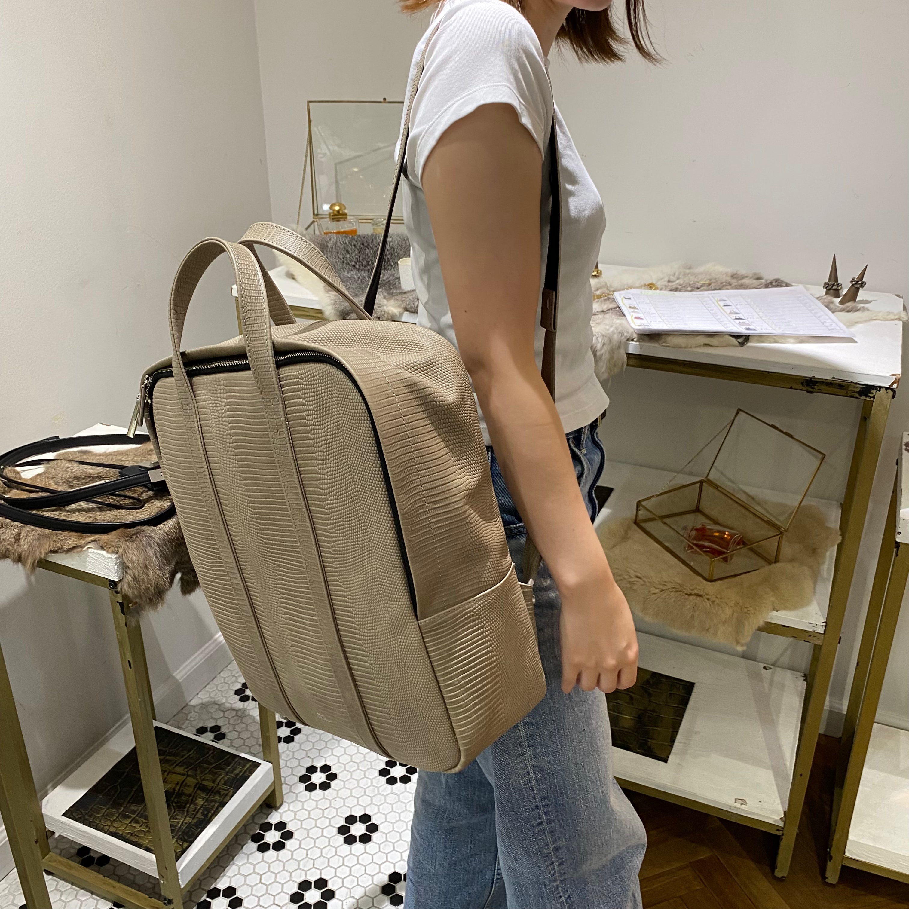 ⚠️予約【M.U.L.】ミニマルバックパック -グレージュ- ※R7. 6月末納品予定