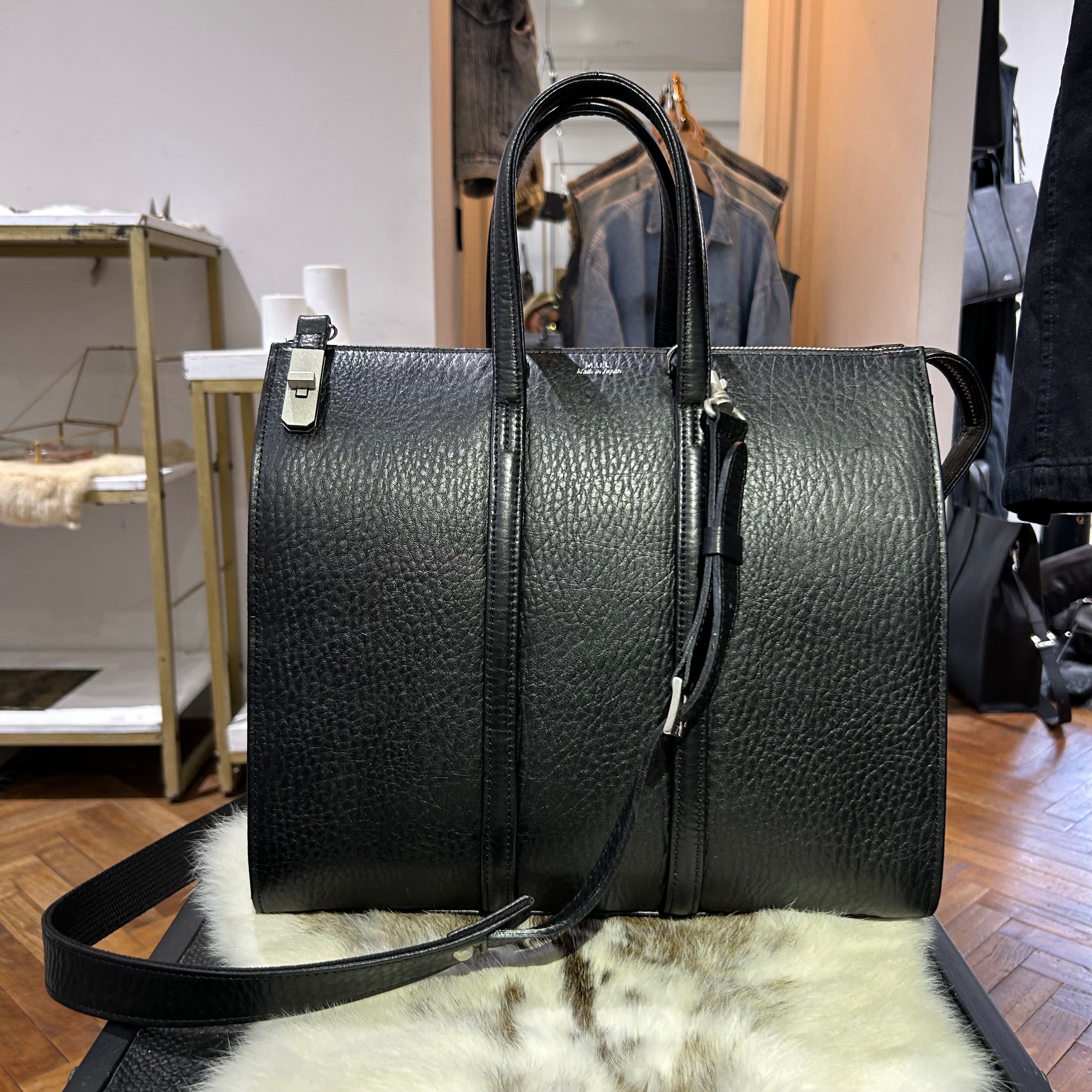 ⚠️予約【MUL111-201349-2】stud series ボストンバックM -レザーショルダーブラック- ※R7. 6月末納品予定