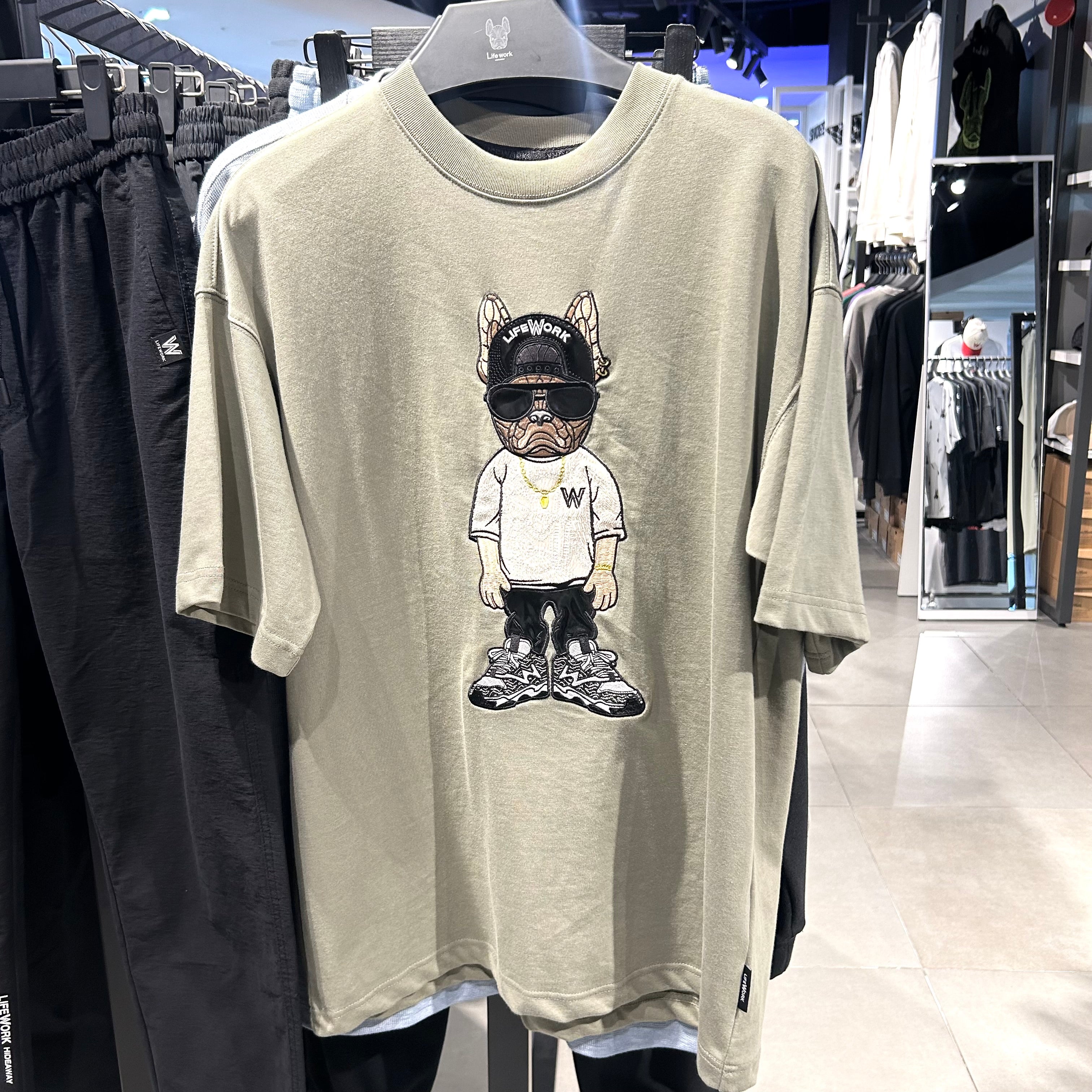 【LIFE WORK 】ブルドッグTシャツ カーキ Lサイズ  ※7/8-15頃より順次配送