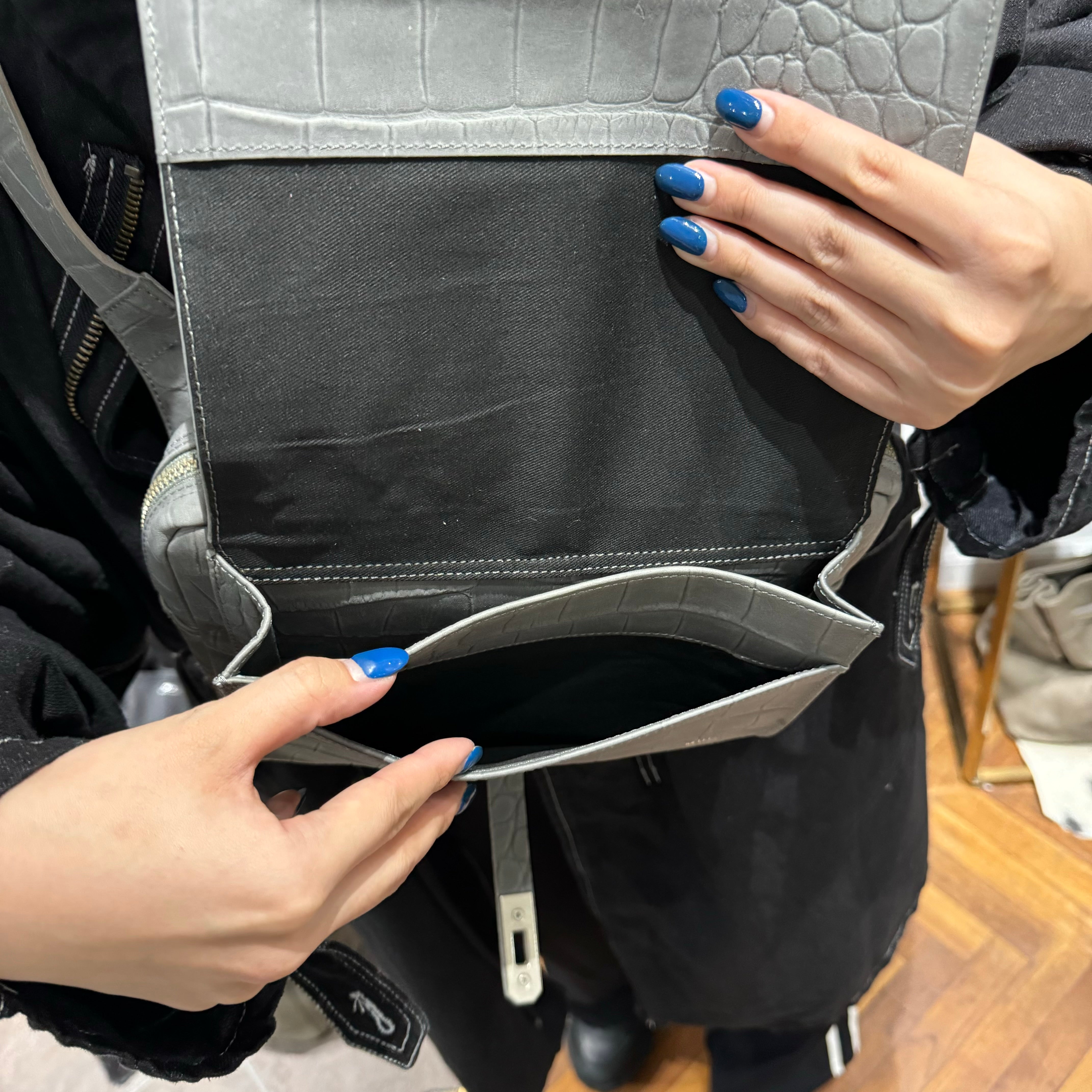 ⚠️予約【M.U.L.】 ボディバック -アイスグレー- ※R7. 6月末納品予定