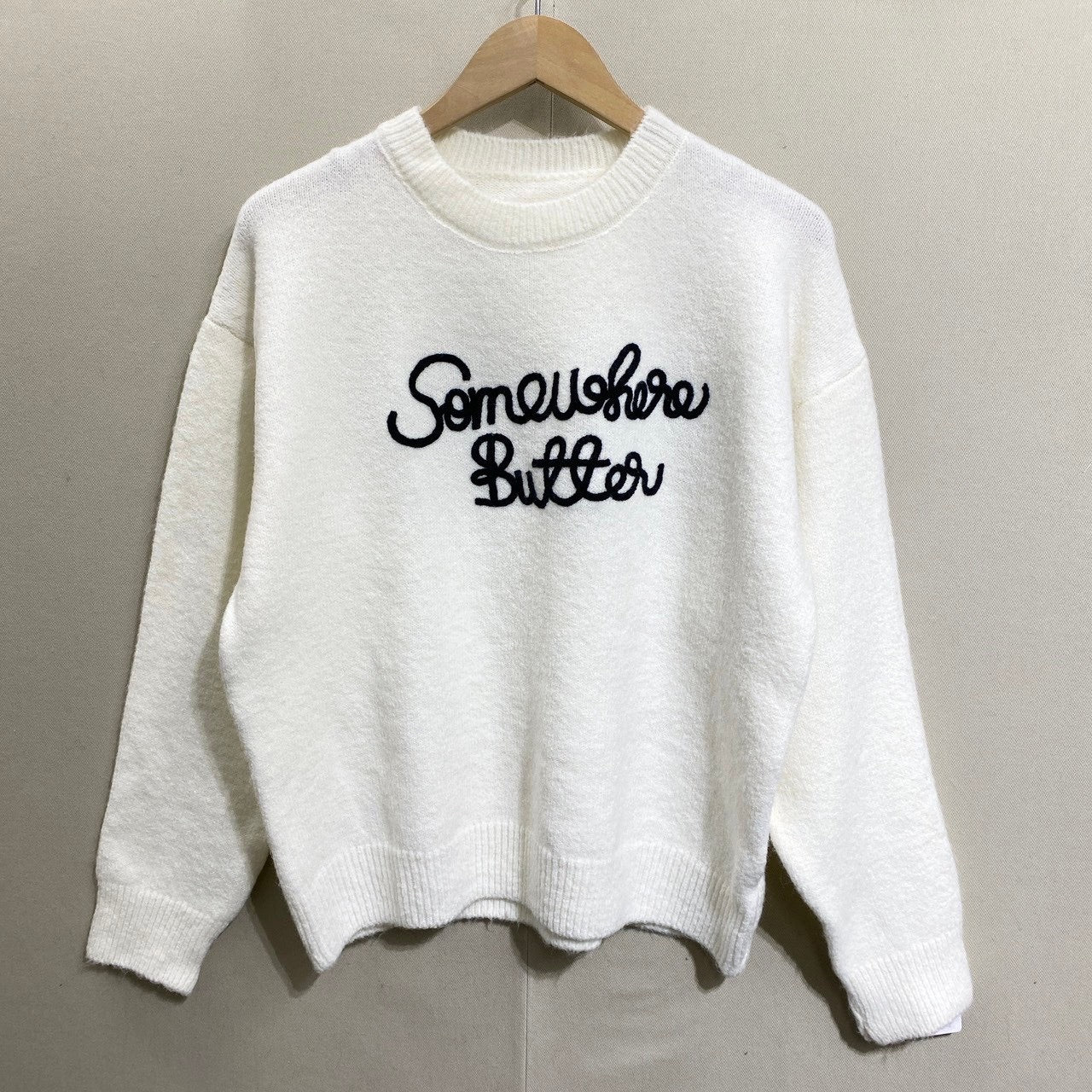 コードロゴ刺繍ニット  -アイボリー-  ※11/12-11/18頃より順次発送予定