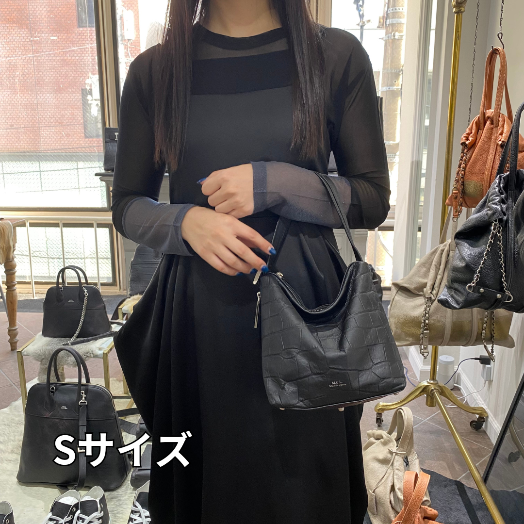 ⚠️予約【M.U.L.】ドロップ 2way クロコダイル型押し -カーキ- ※R7. 6月末納品予定