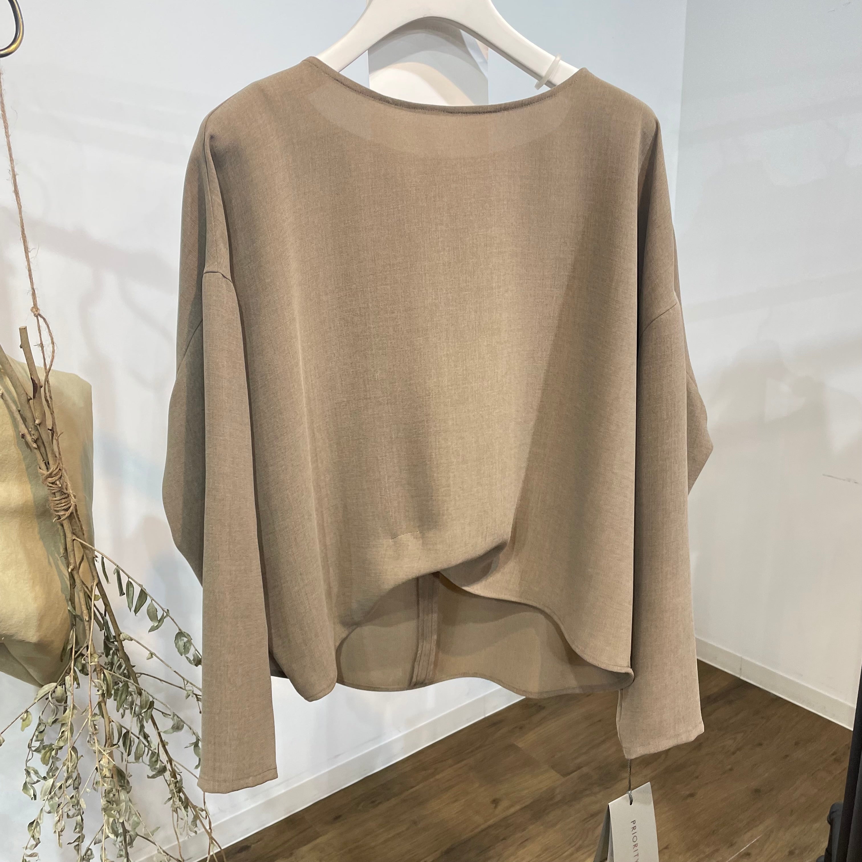 【予約】【PRIORITY】ひとつまみトップス  ベージュ ※2月上旬より順次発送