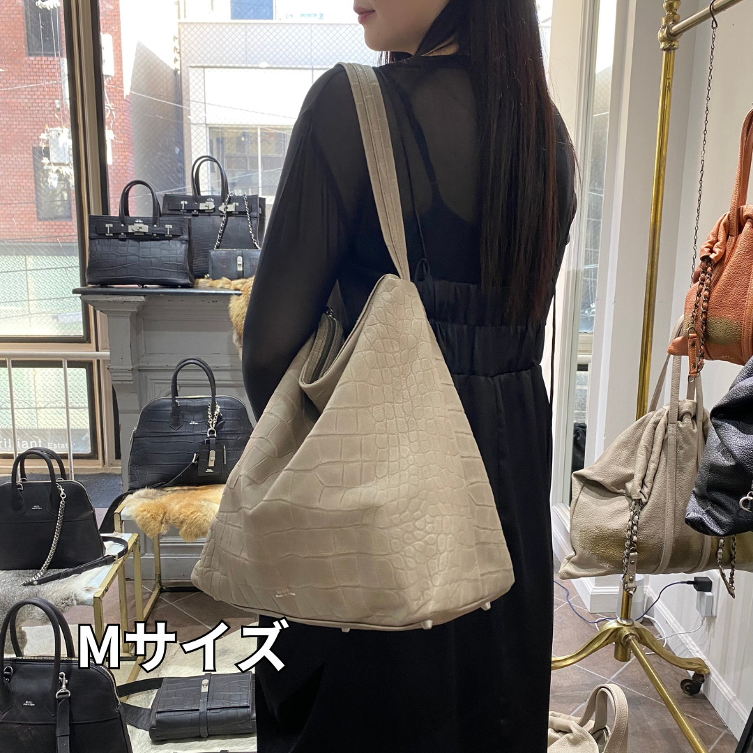 ⚠️予約【M.U.L.】ドロップ 2way クロコダイル型押し -グレージュ- ※R7. 6月末納品予定