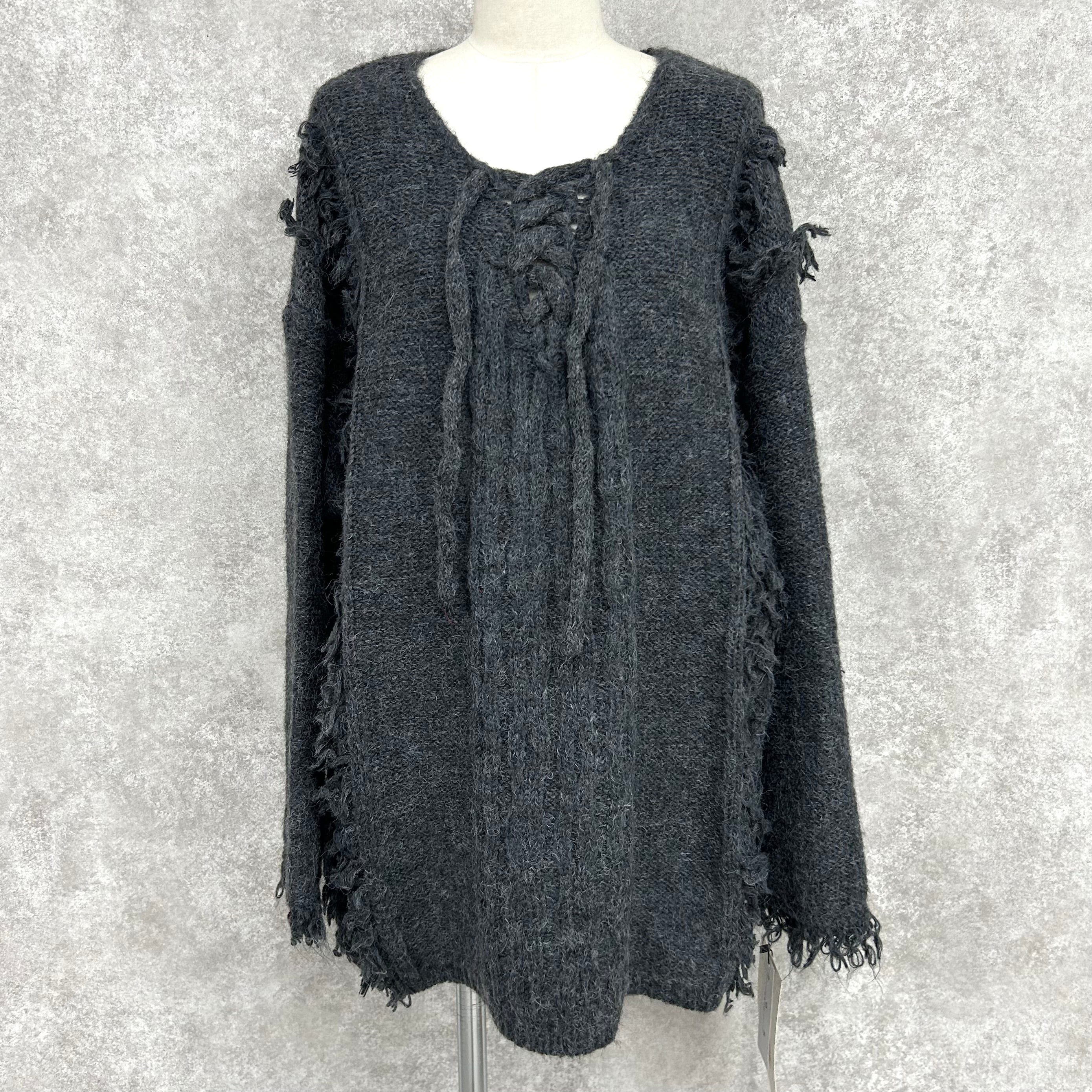 【予約】編み上げフリンジニット チャコール ※11月下旬~12月上旬頃より順次配送予定