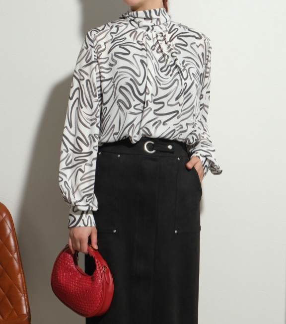 【Palm Riche】柄ボウタイブラウス  -ホワイト- ※10/22-28頃より順次配送予定