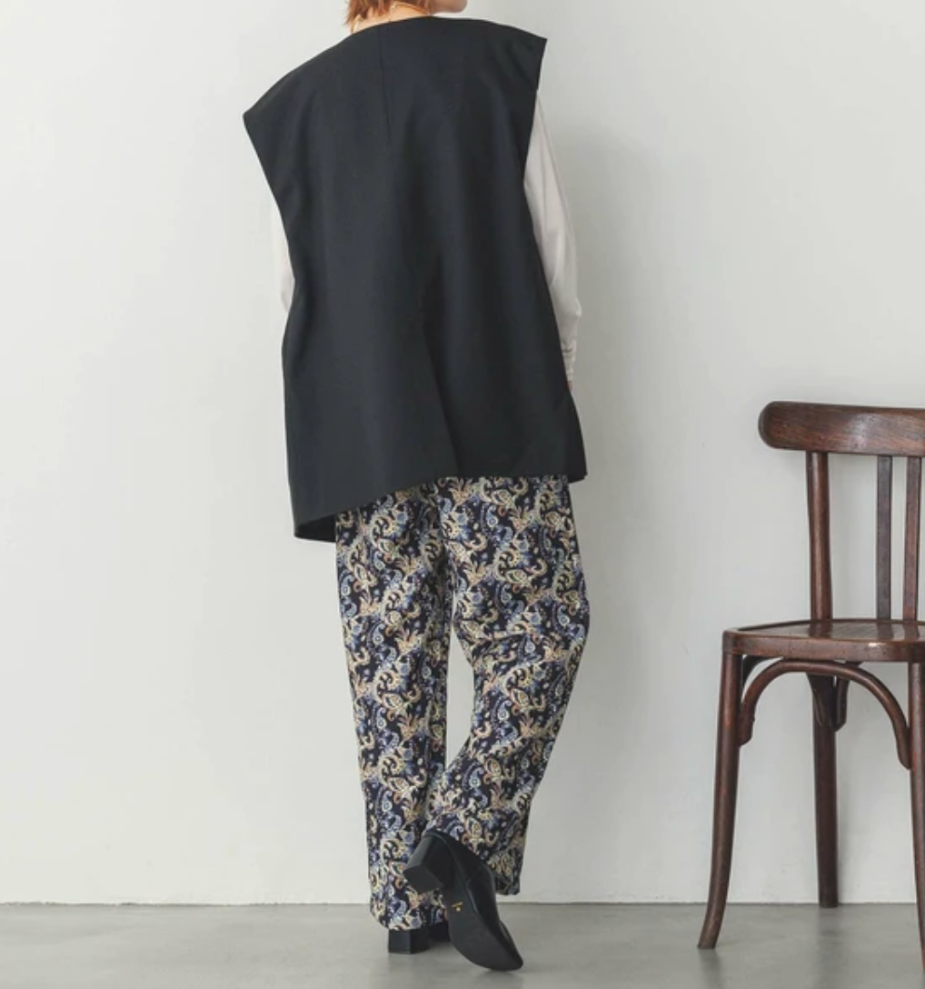 【WFA2525-07】ペイズリー柄 タックギャザープリントパンツ   -ブラック- ※10/29-11/4頃より順次配送予定