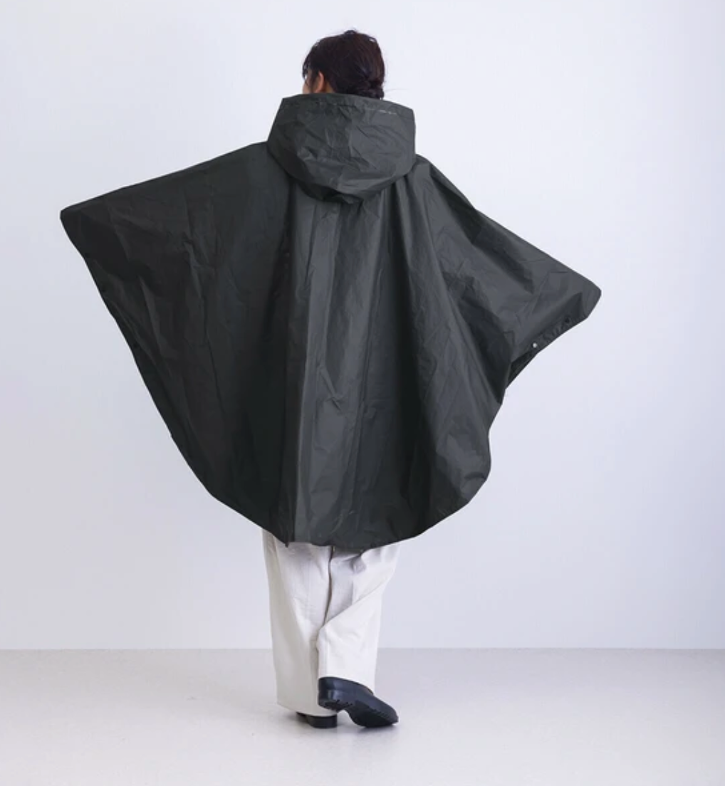 収納バック付きレインポンチョ -ブラック- ※7/9〜15迄に順次発送予定