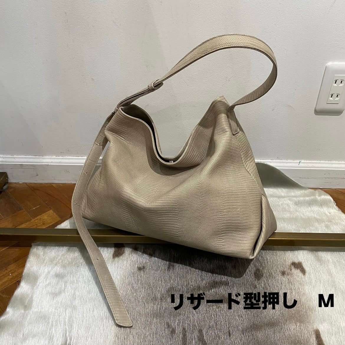 ⚠️予約【M.U.L.】テールショルダー -グレージュ- ※R7. 6月末納品予定