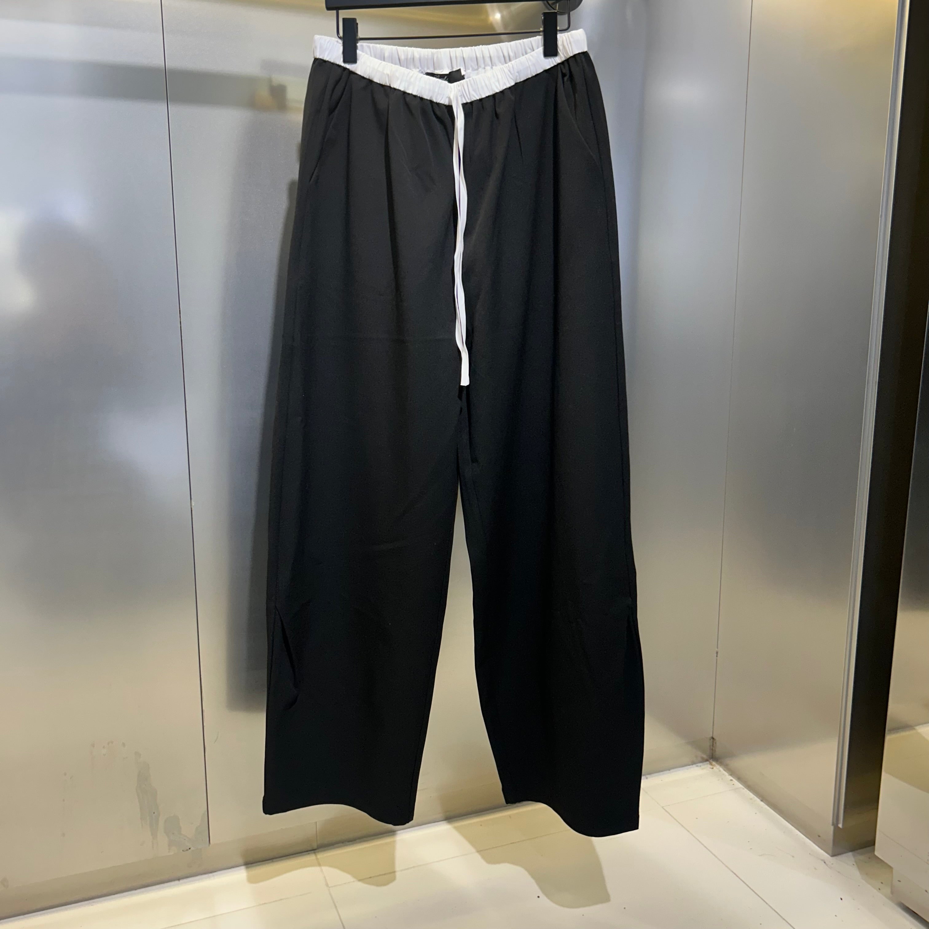 【Rowee】 ウエストバイカラーパンツ ブラック ※10月下旬〜11月上旬頃より順次発送予定