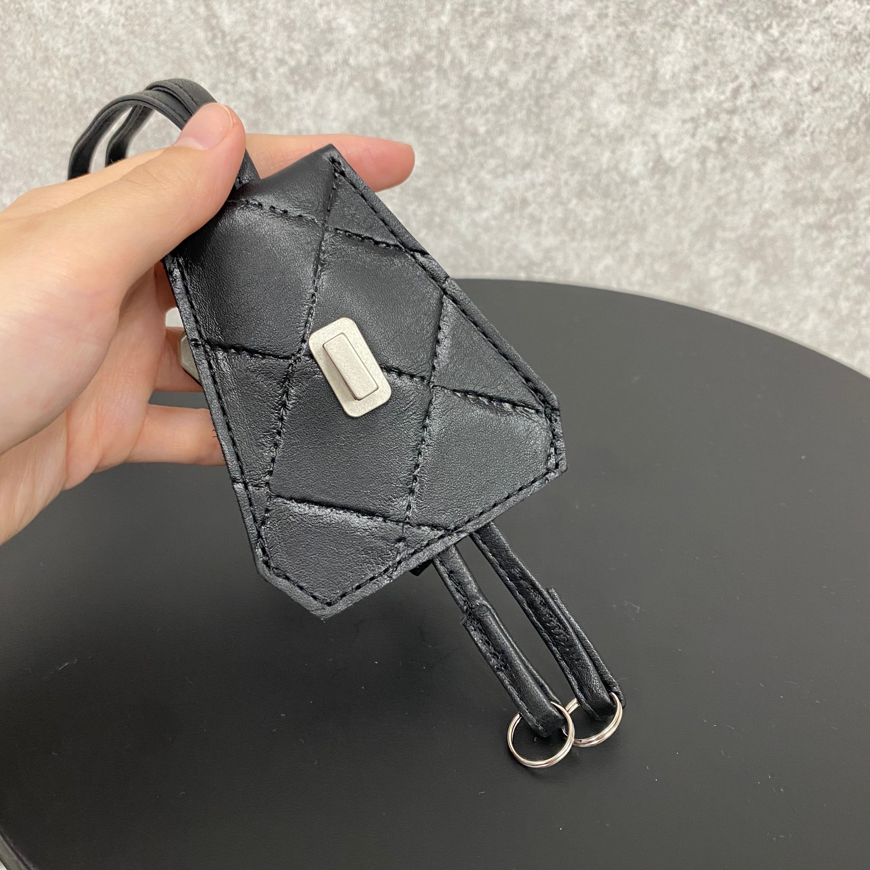 【MUL097】レザーキーネックレス キルティング型押し -ブラック- ラインなし ※7/2〜7/12より事務所から順次発送予定