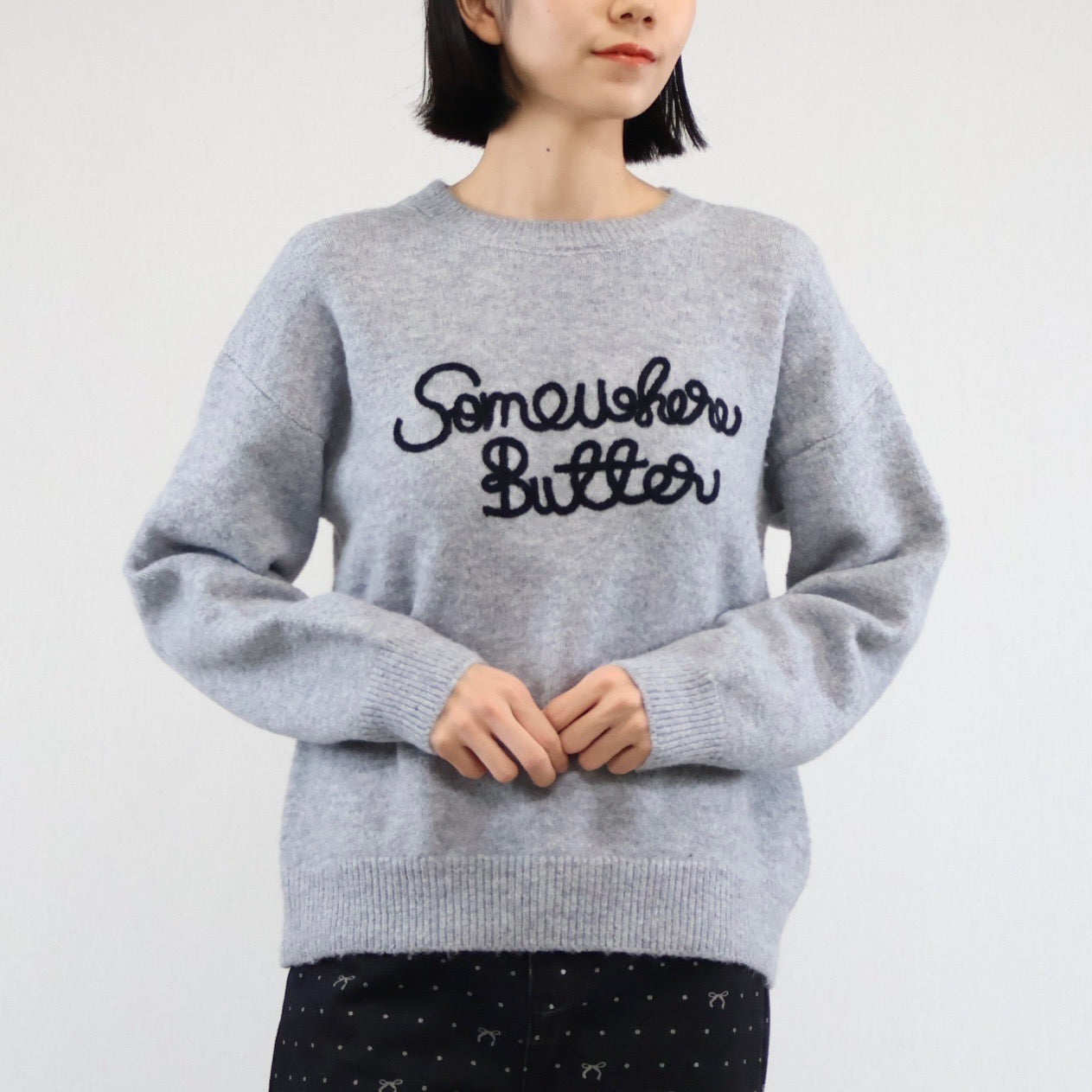 コードロゴ刺繍ニット  -グレー-  ※11/12-11/18頃より順次発送予定