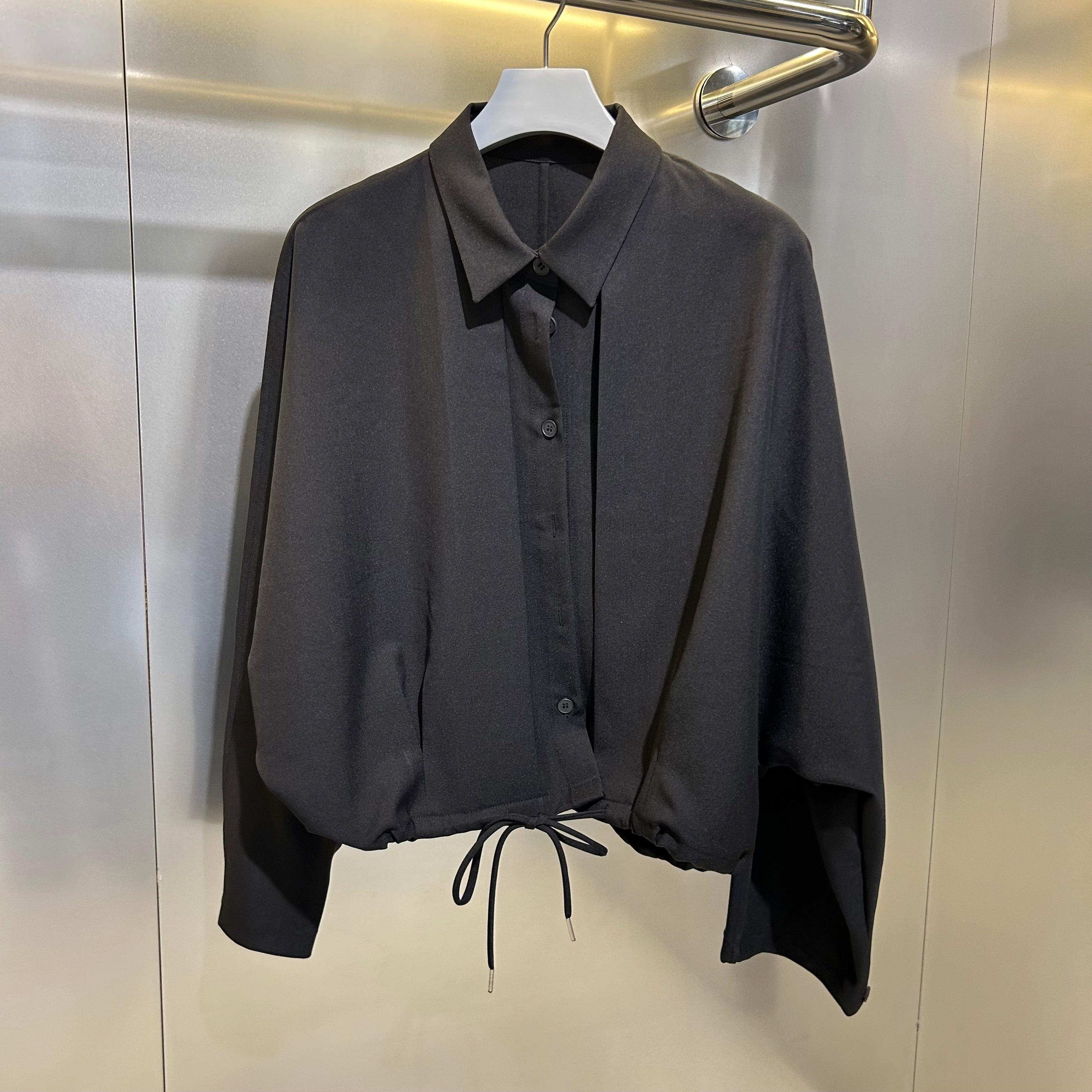 【LA MINE DOR】タック入りシャーリングトップス -ブラック- ※10月下旬〜11月上旬頃より順次発送予定