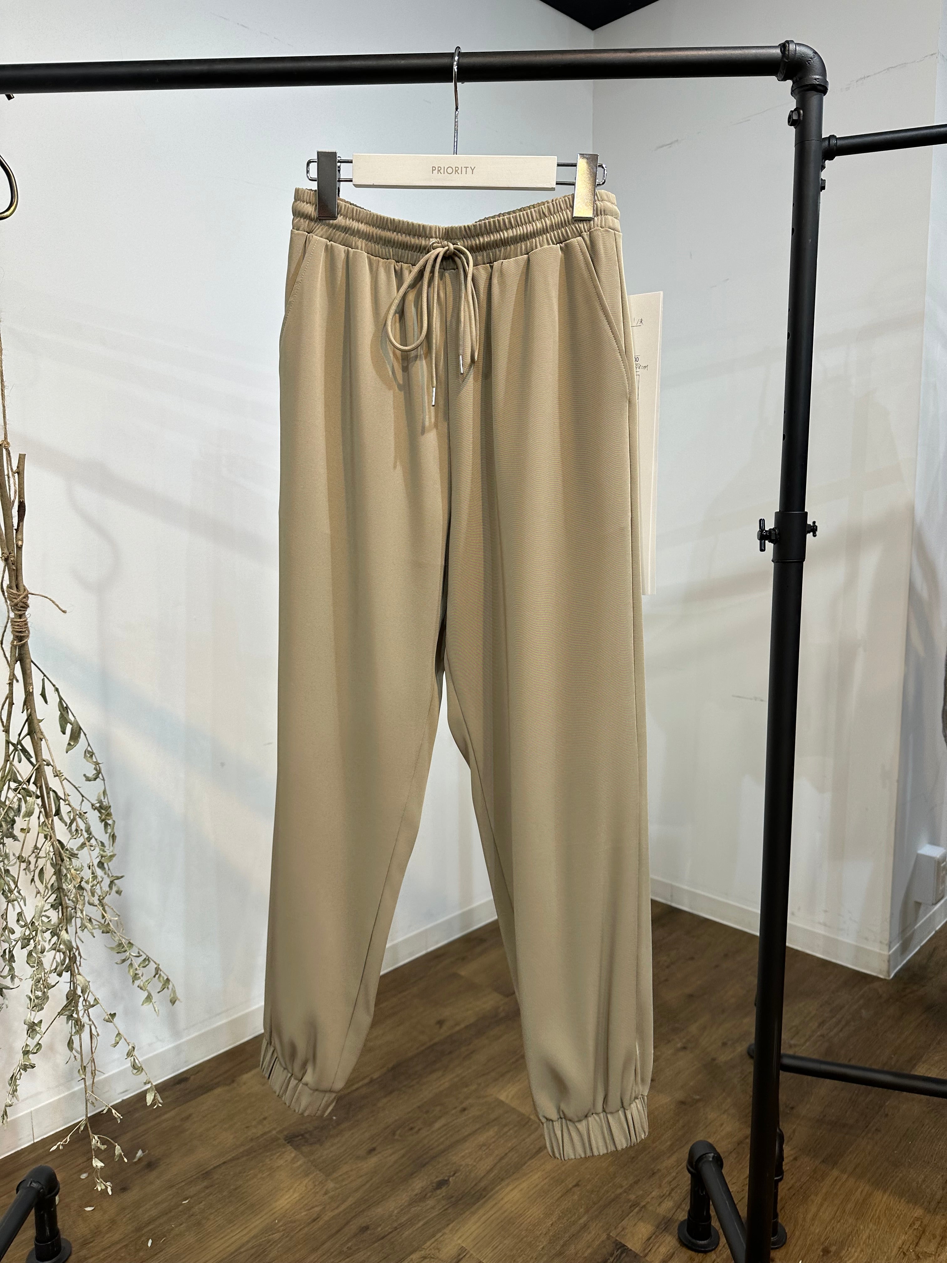 【予約】【PRIORITY】大人テロン素材パンツ ベージュ ※2月上旬より順次発送