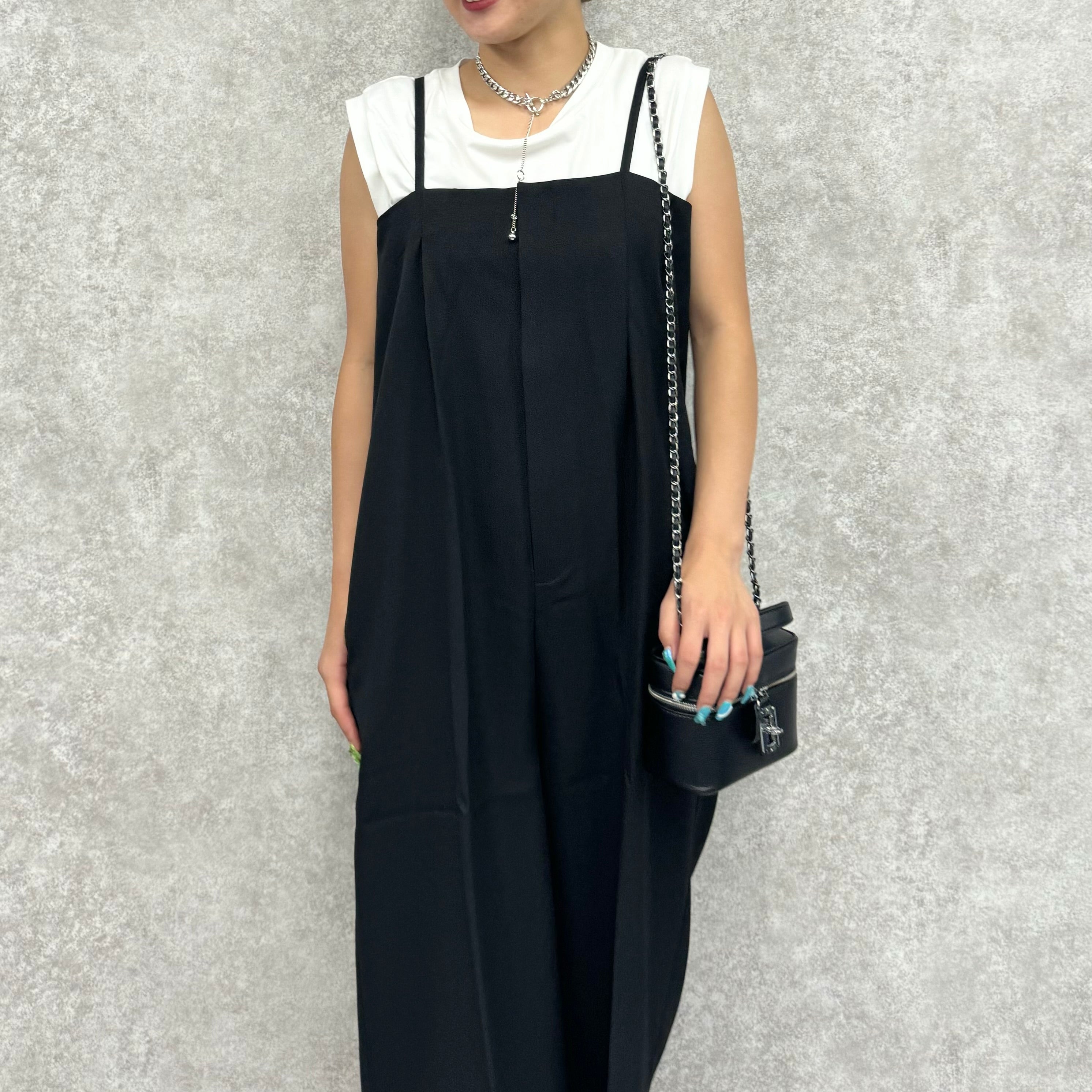 【hunch】サロペットタックパンツ  -ブラック- ※9月中旬より順次配送予定