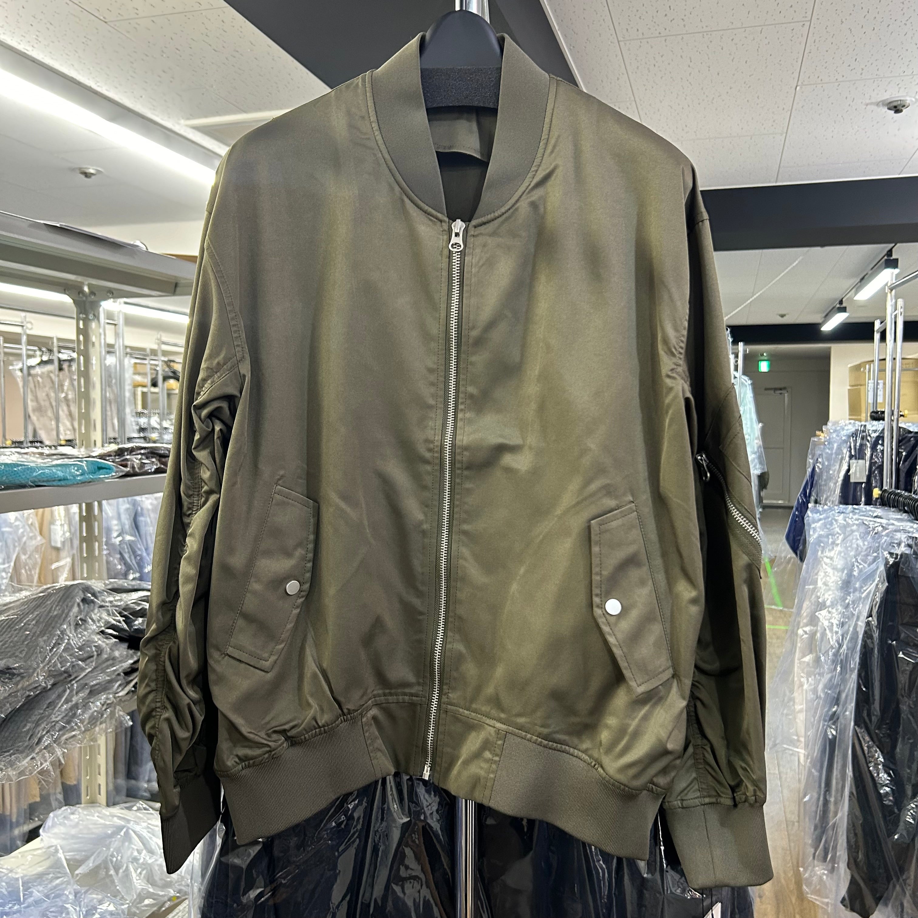 【PRIORITY】ブルゾン カーキ 32 ※9/3-9頃〜順次配送予定