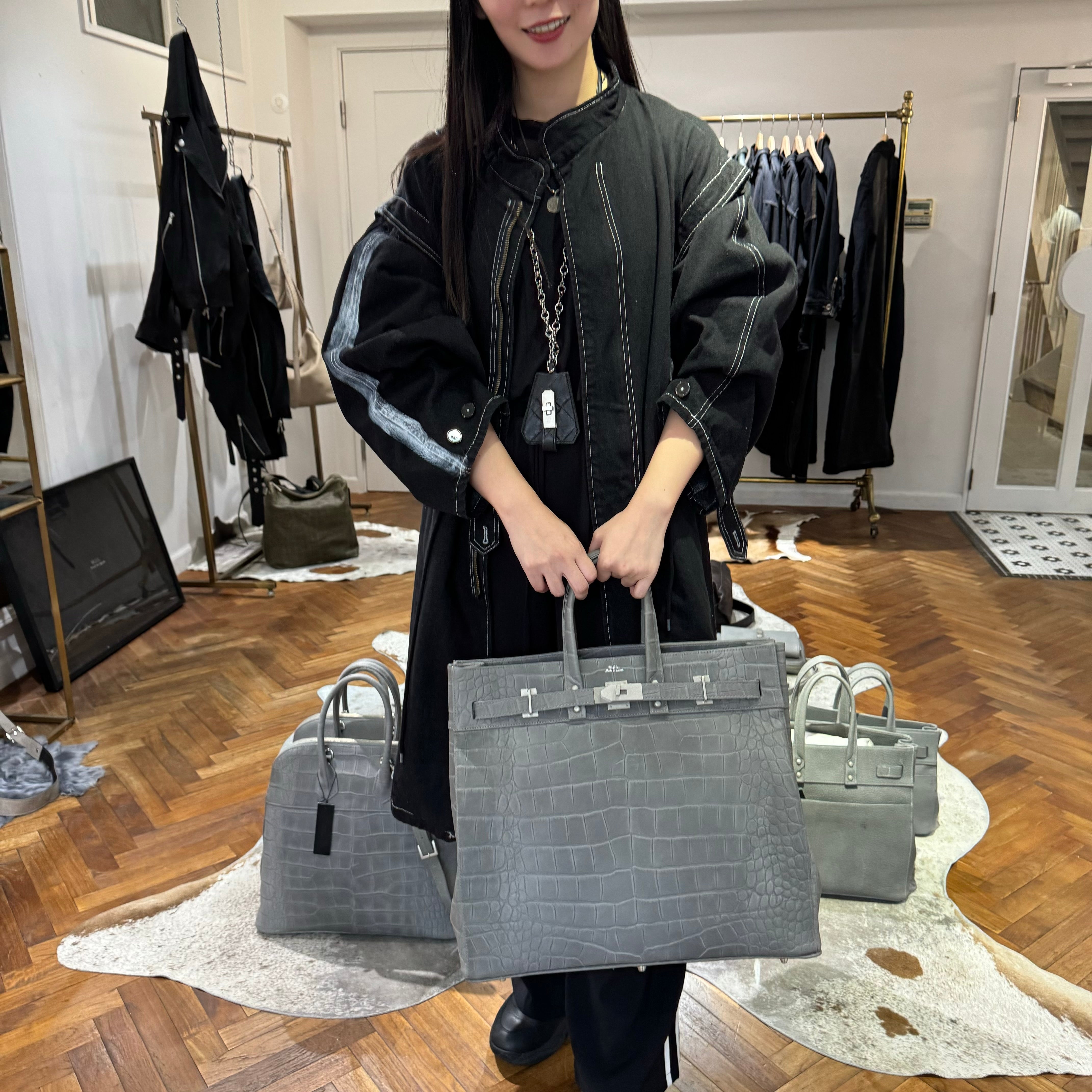 ⚠️予約【M.U.L.】stud seriesトート クロコダイル型押し  -アイスグレー-  ※R7. 6月末納品予定