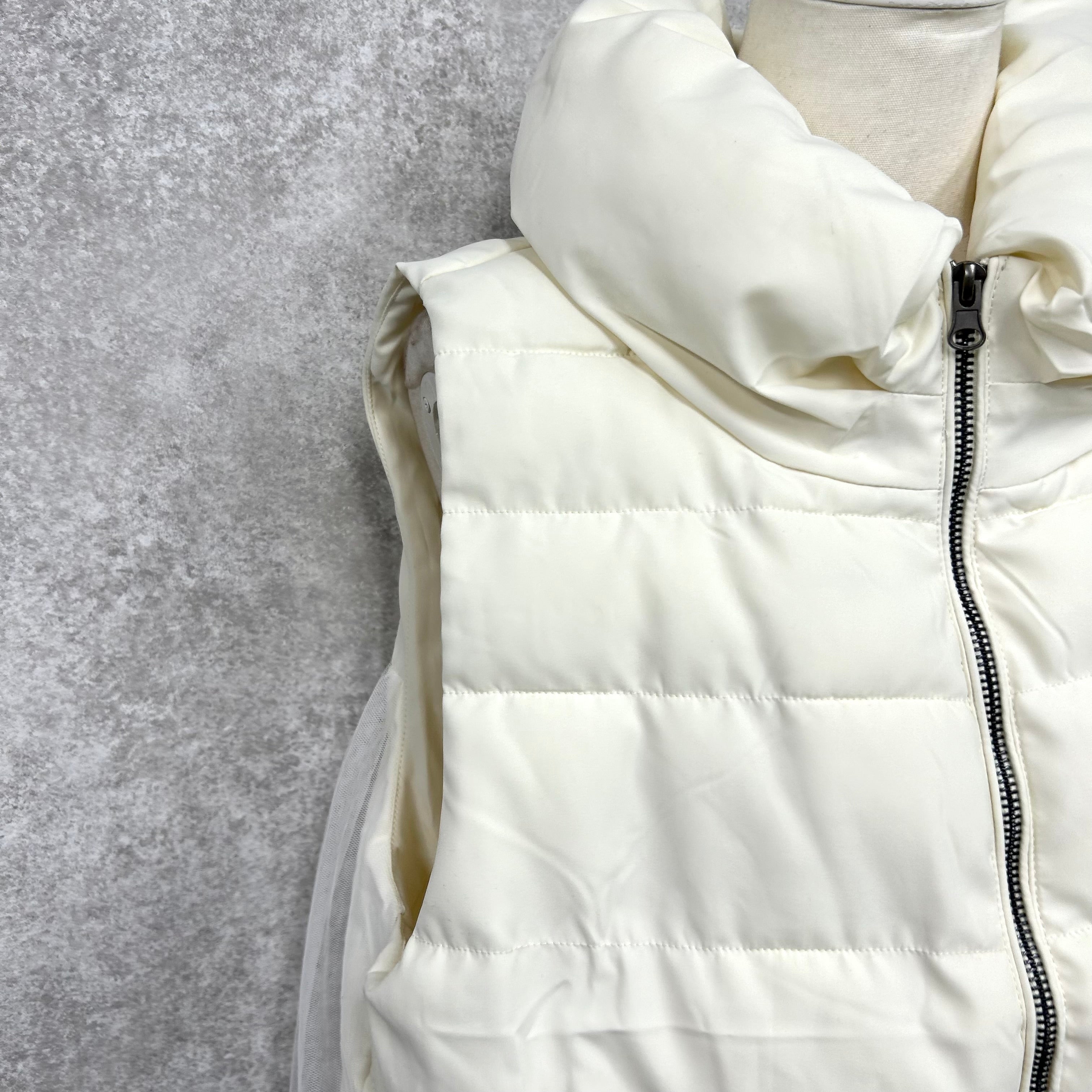 バックフリル中綿ダウンベスト -ホワイト- ※10/29~11/4頃より順次発送予定