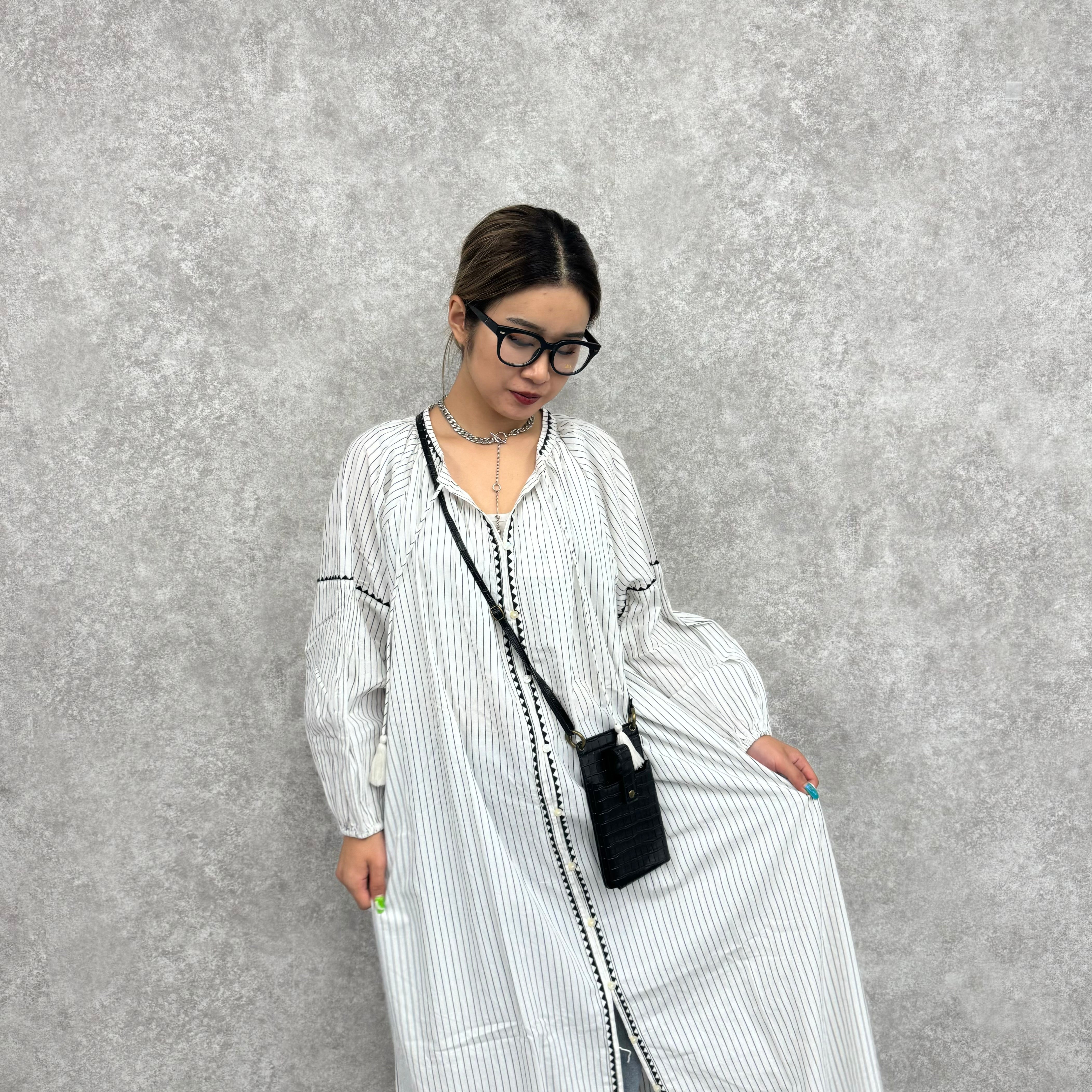 【hunch】キャンブリックボイル 配色刺繍ワンピース  -オフホワイト- ※8/27-9/2より順次配送予定