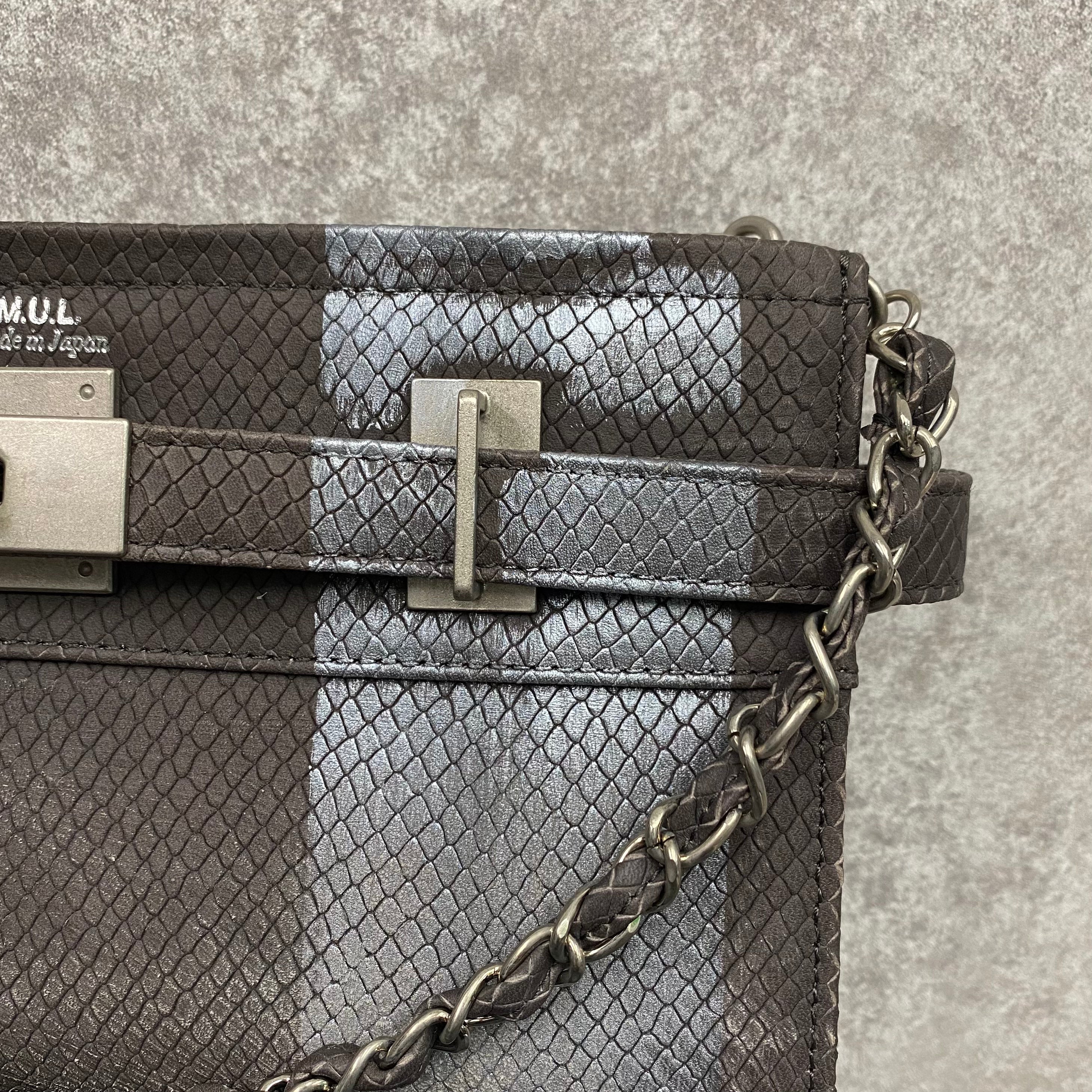 【MUL105-SL-1】レイヤードウォレットショルダー リザード型押し(グレー) シルバーライン(細) ※10/29〜11/2より順次配送