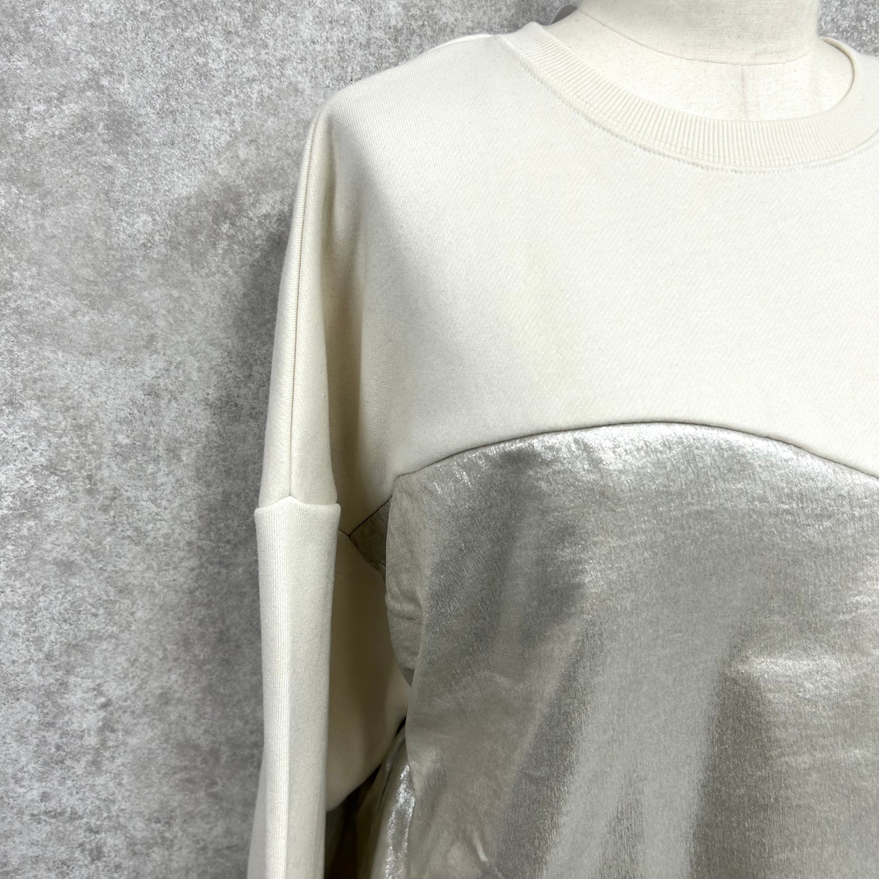 メタリック布き切り替えプルオーバー -エクリュ×アイボリー- ※12/3-9頃より順次発送