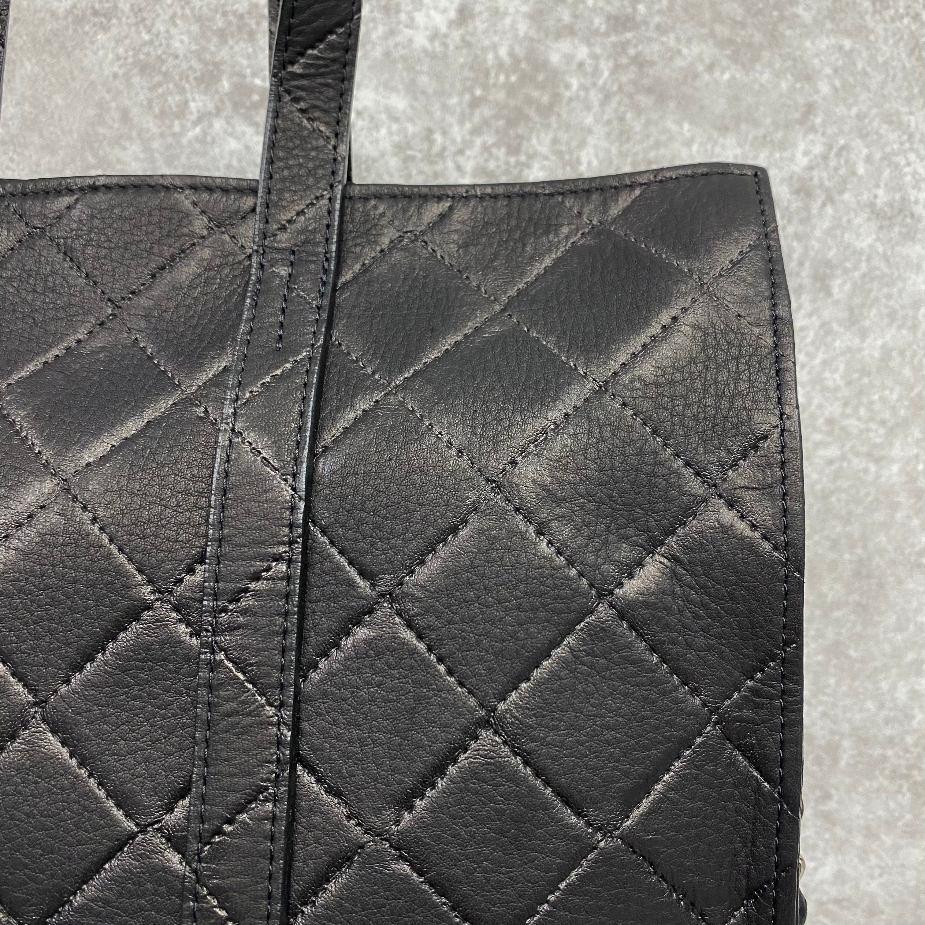 【MUL041】スクエアトートS  キルティング型押し(ブラック) ラインなし ※10/29〜11/2より順次配送