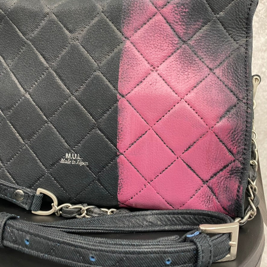 【MUL106-PK】キューブショルダー デニムレザーキルティング(ブラック) ピンクドライン ※10/29〜11/2より弊社事務所から順次発送