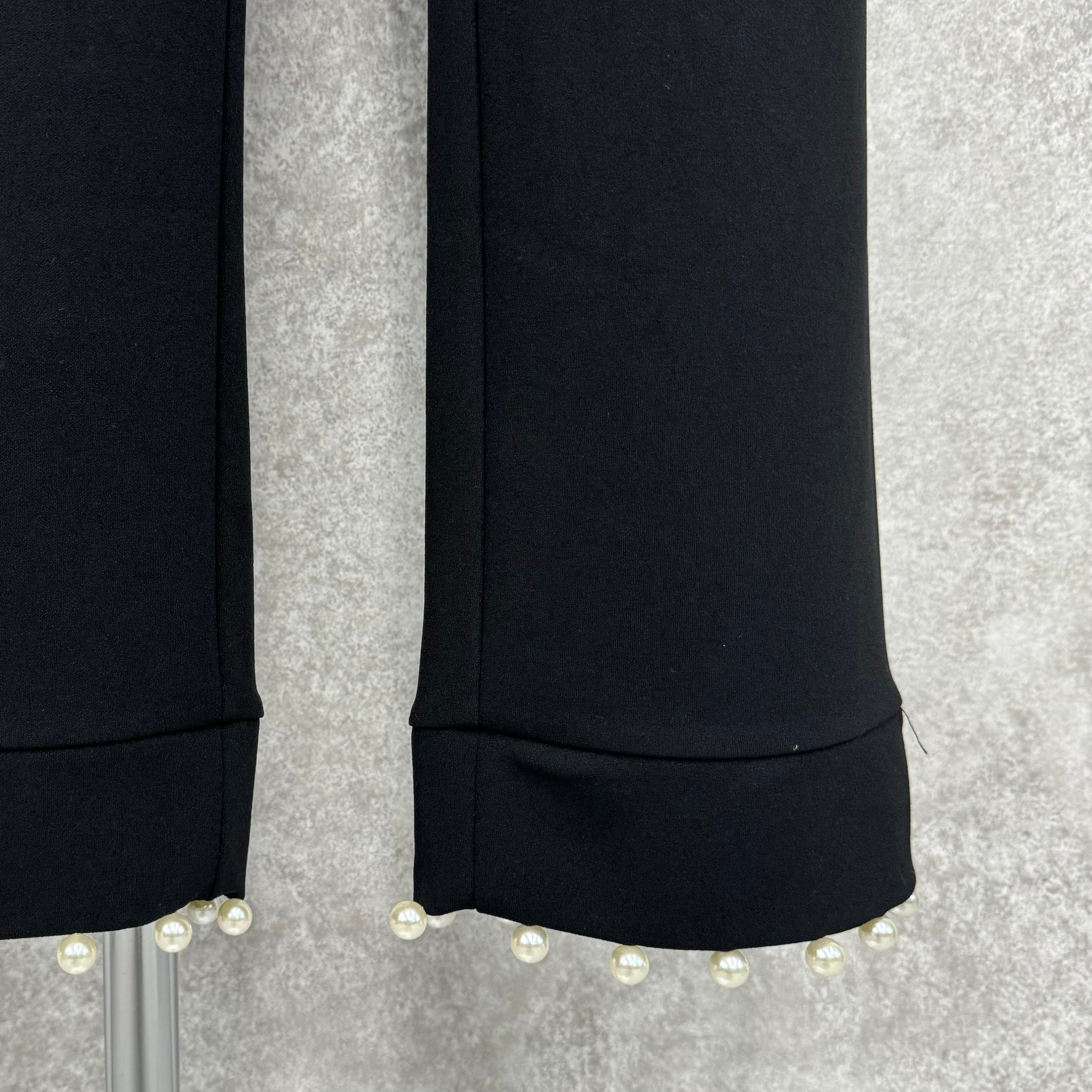 裾パール付ストレッチパンツ ブラック ※10/29-11/4頃より順次発送予定