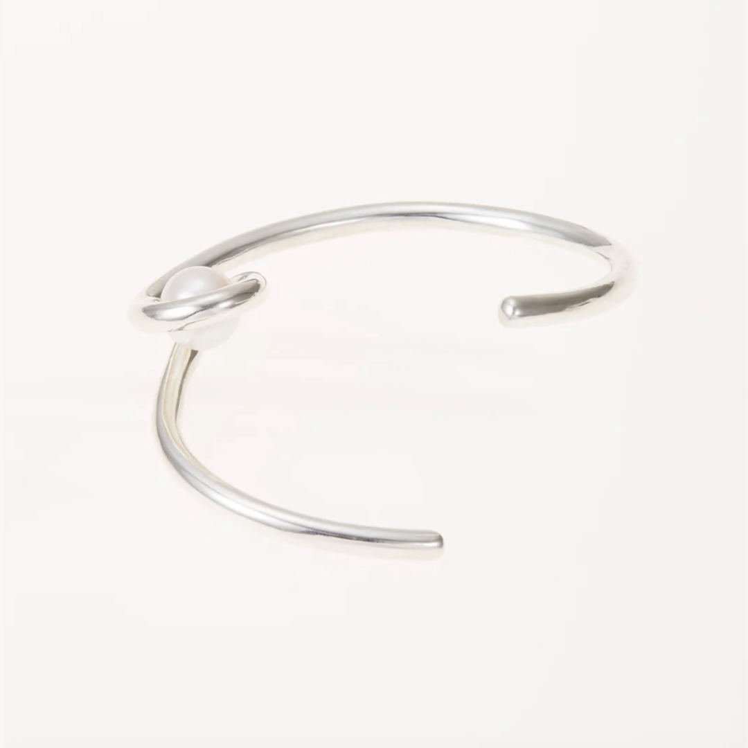 【ENEY】コントゥアー パール バングル ※10/22〜28より弊社事務所から発送