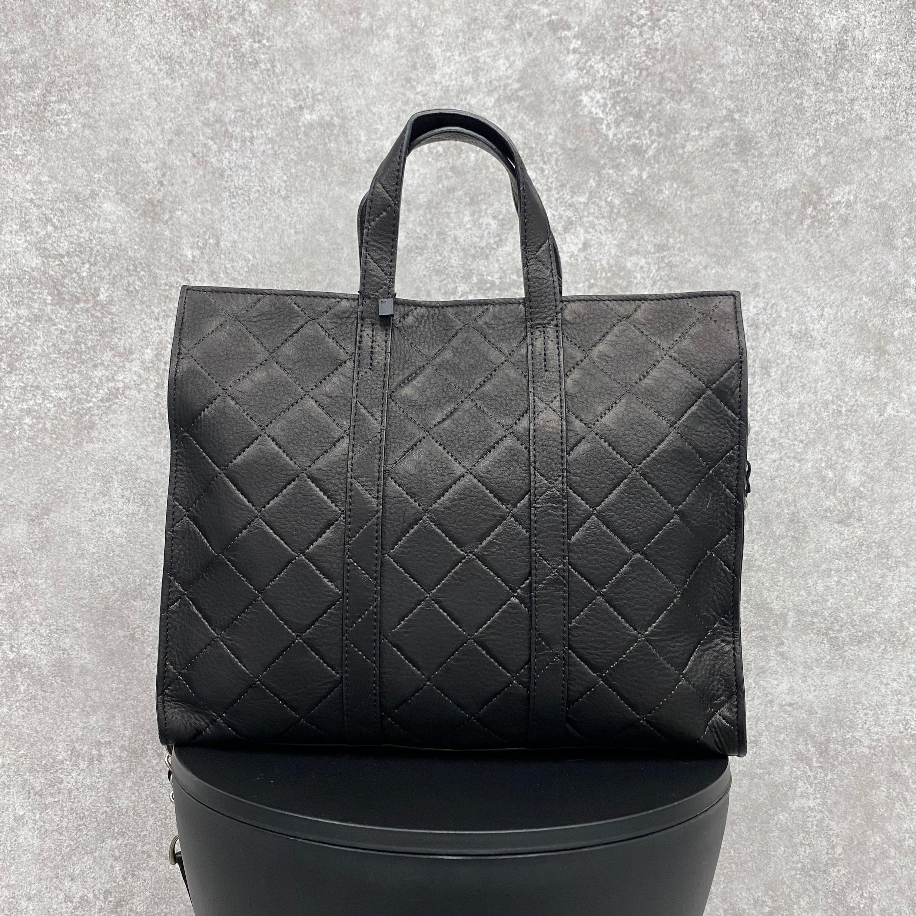 【MUL041-PK】スクエアトートS  キルティング型押し(ブラック) ピンク横ライン ※10/29〜11/2より順次配送