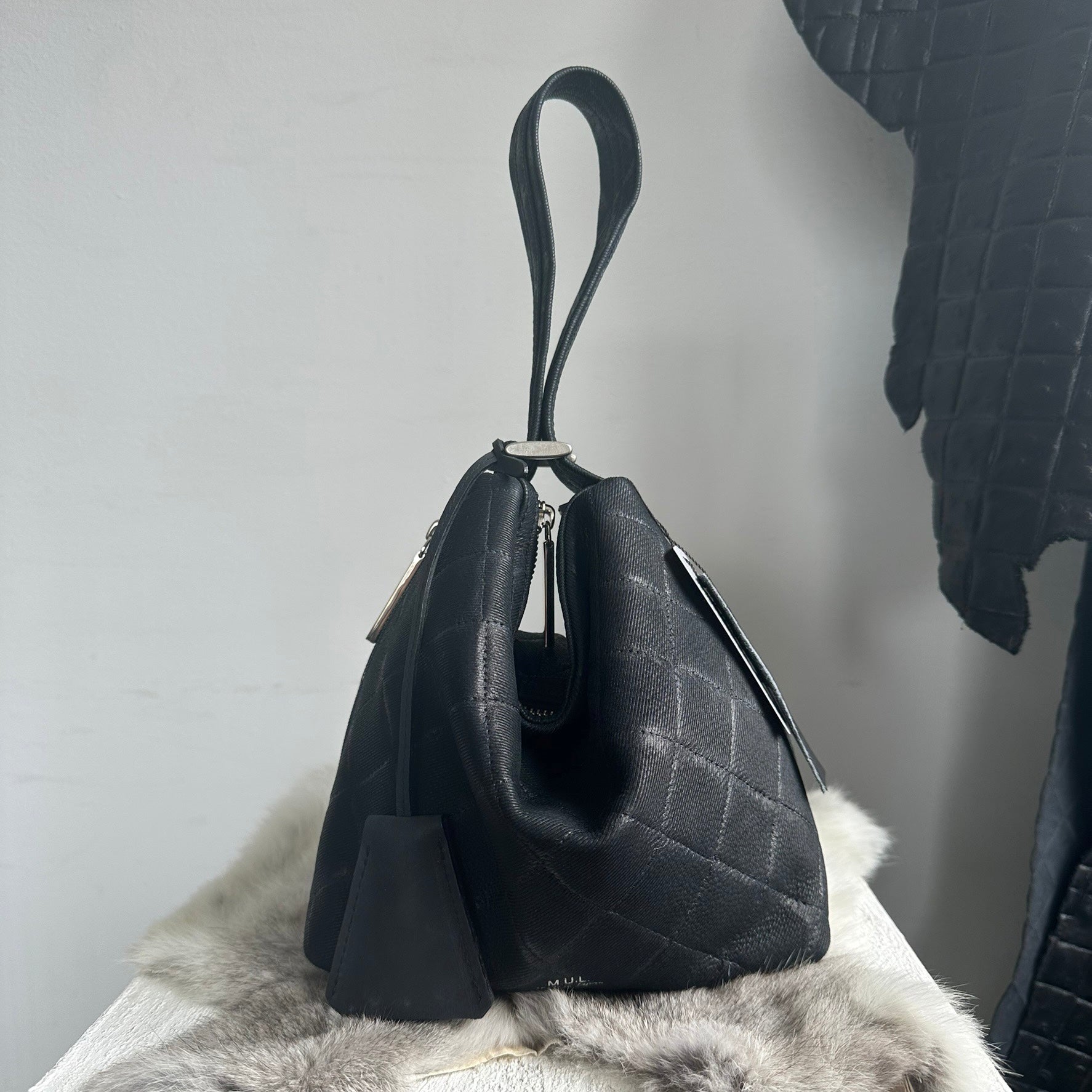 【3】イニシャル刻印対象 drop 2way S デニムキルティング ブラック ストラップ付き  ※2週間前後より順次発送