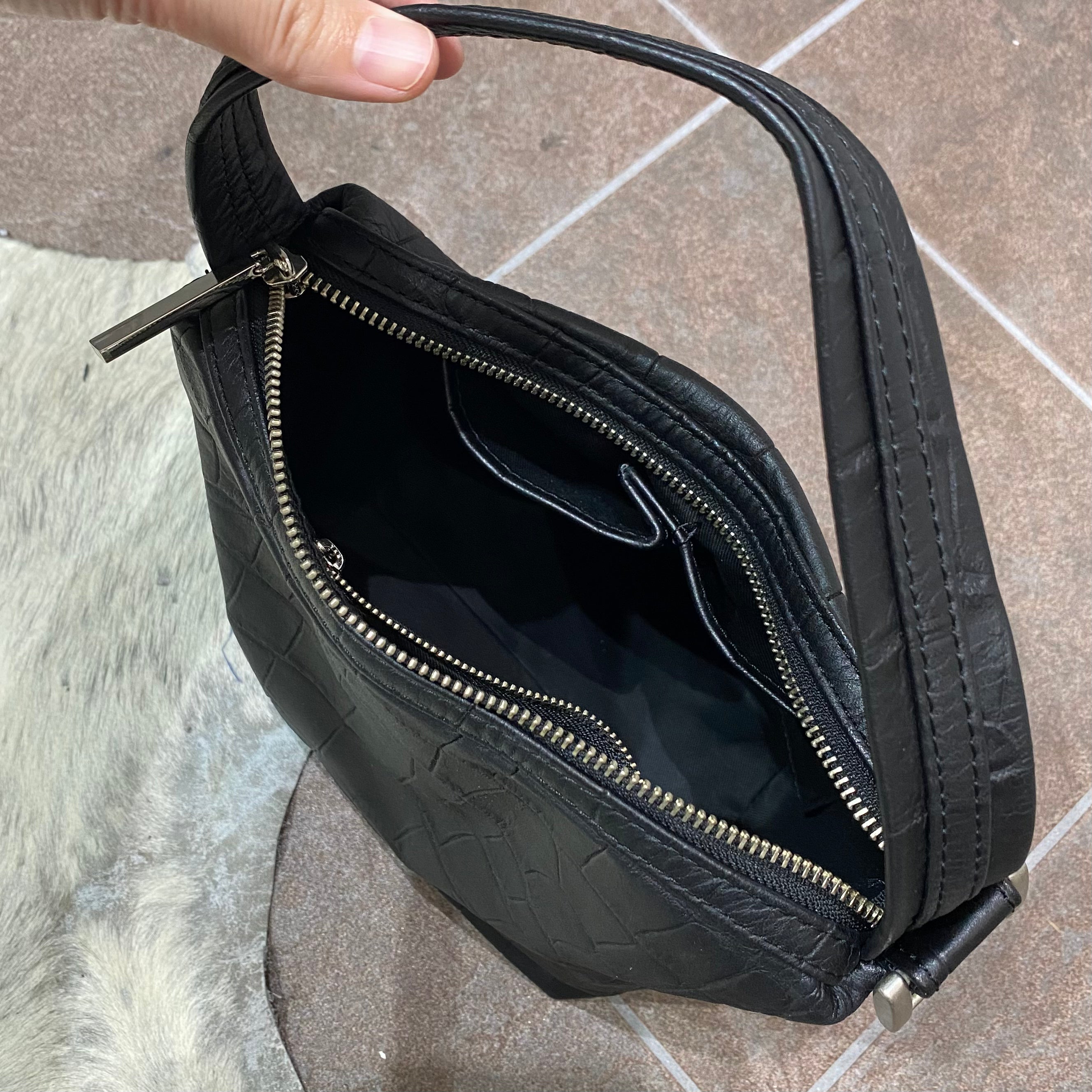 ⚠️予約【M.U.L.】ドロップ 2way クロコダイル型押し -ブラック- ※R7. 6月末納品予定