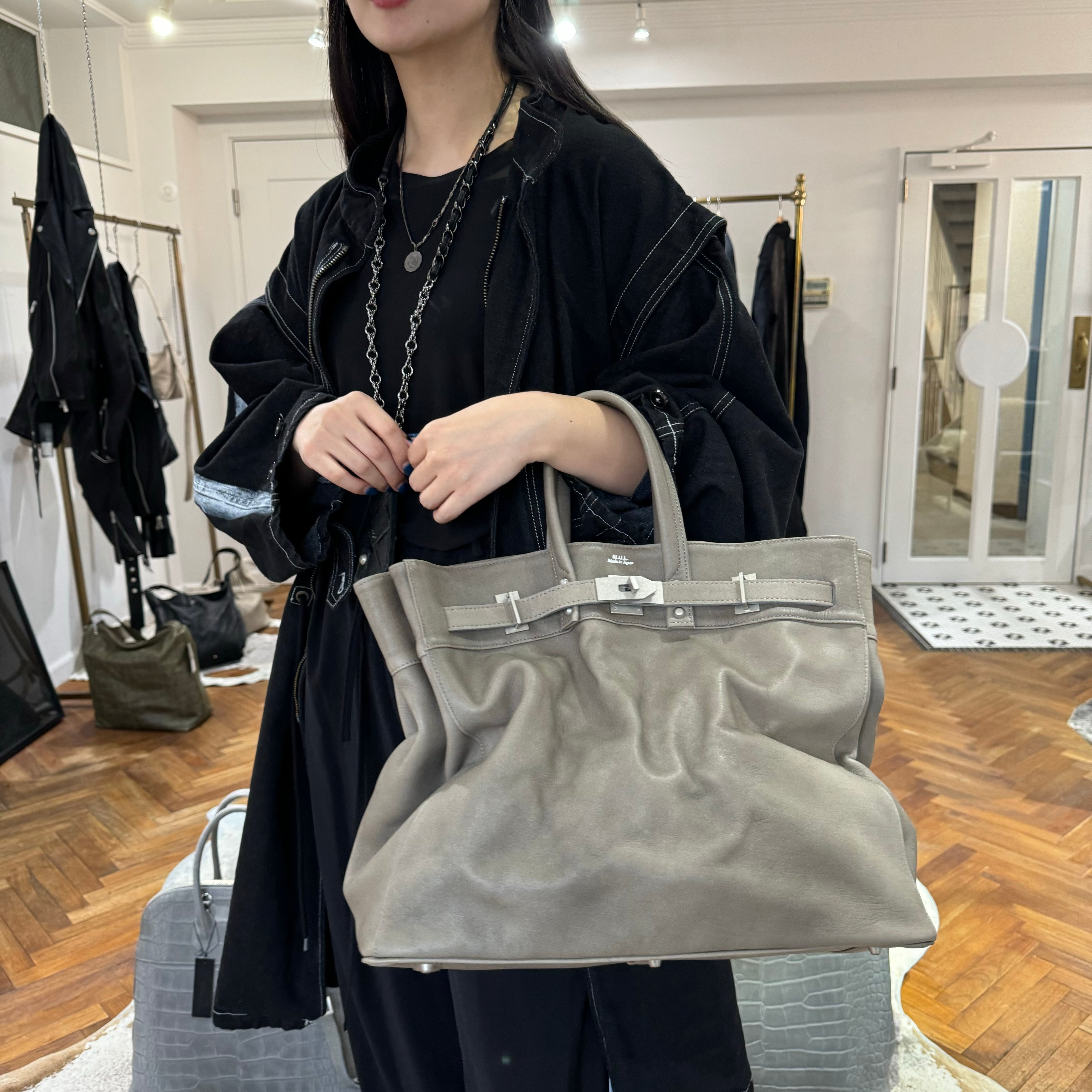 ⚠️予約【M.U.L.】stud seriesトート  -エンボスグレージュ-   ※R7. 6月末納品予定