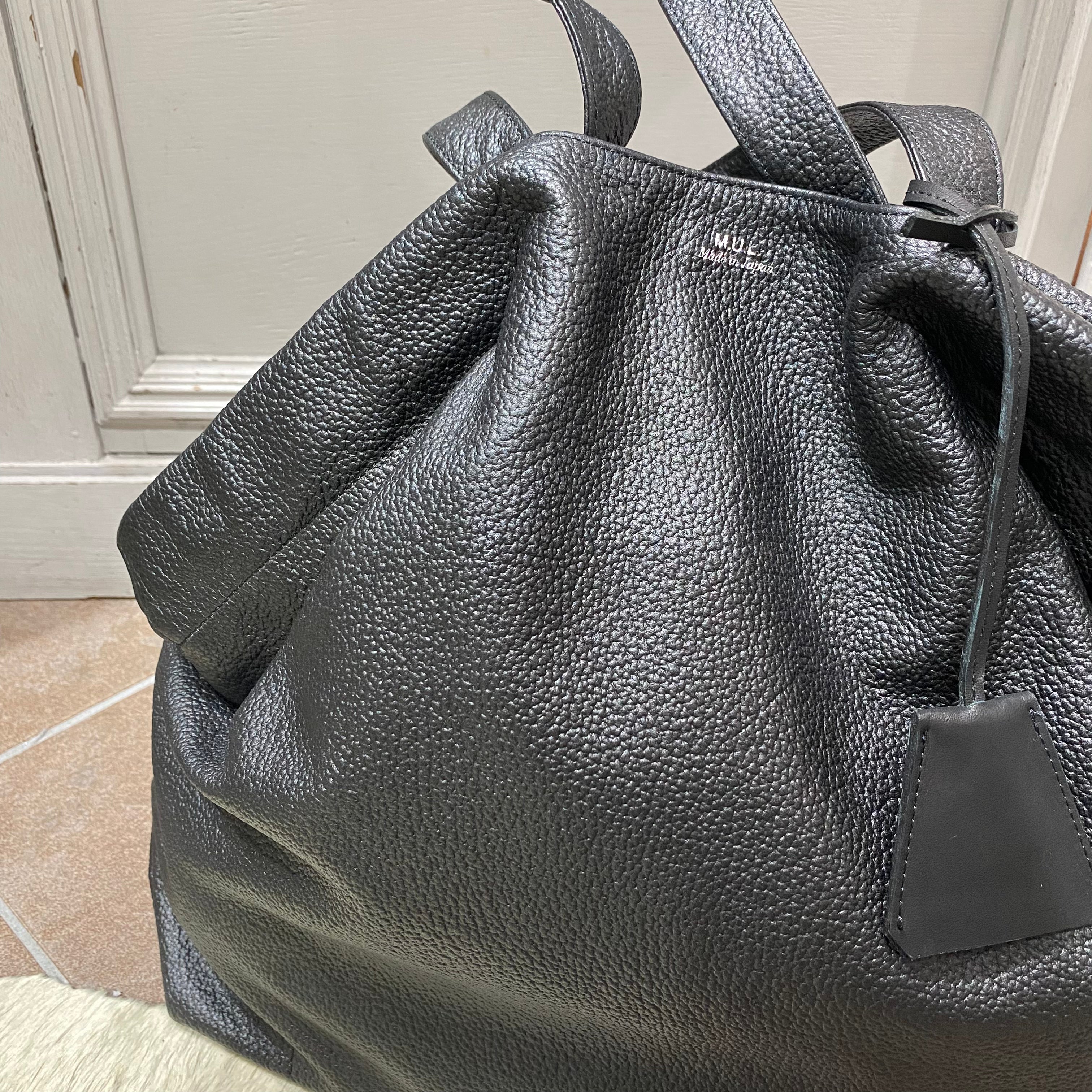 ⚠️予約【M.U.L.】ベントトート シボ型押し -ブラック- ※R7. 6月末納品予定