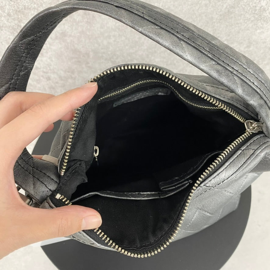 【MUL094】ドロップ2way S オイルレザーキルティング(ブラック) 表面シルバー加工 ※10/29〜11/2より弊社事務所から順次発送