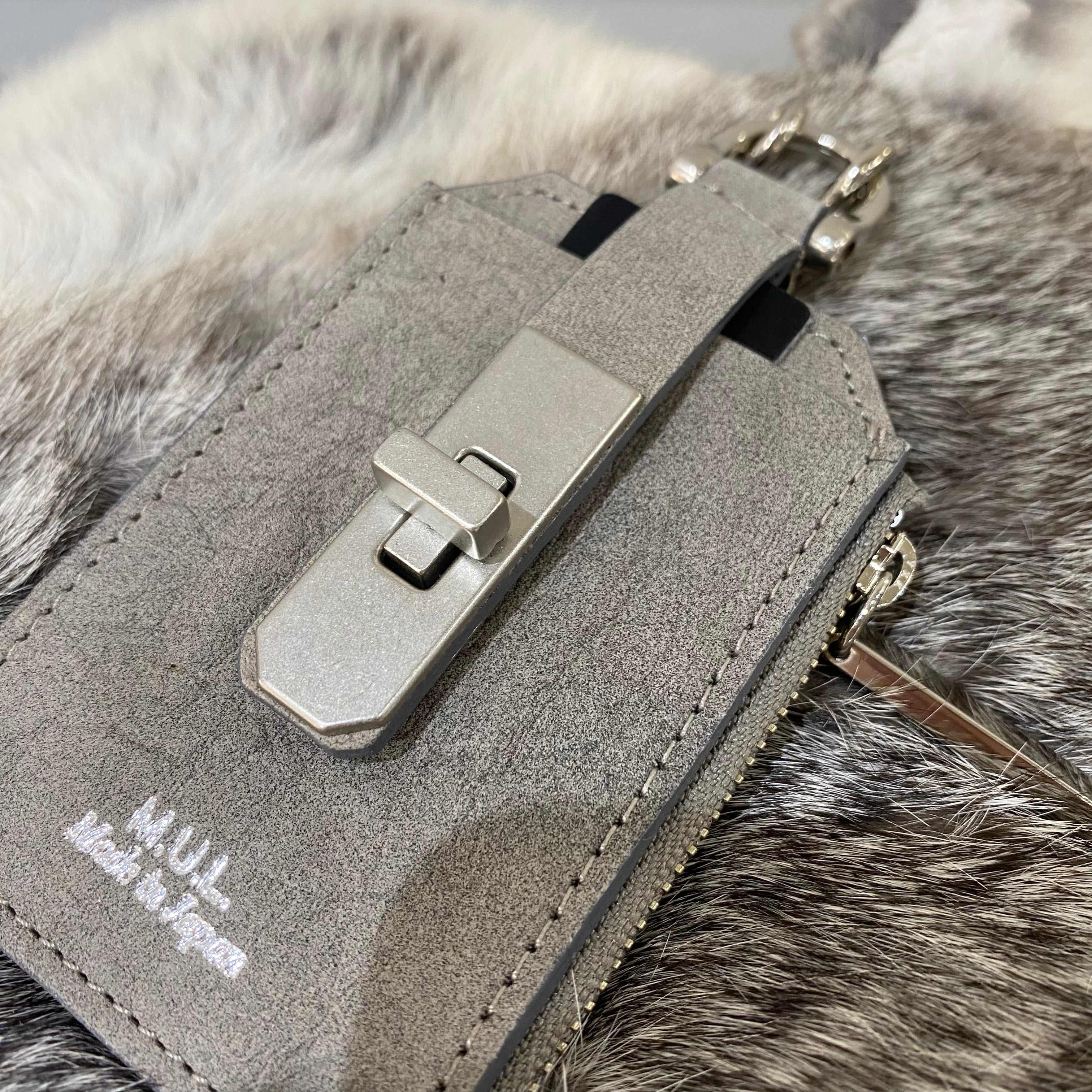 ⚠️予約【MUL028-502339】チェーンパスケース -エンボスグレージュ- ※R7. 6月末納品予定