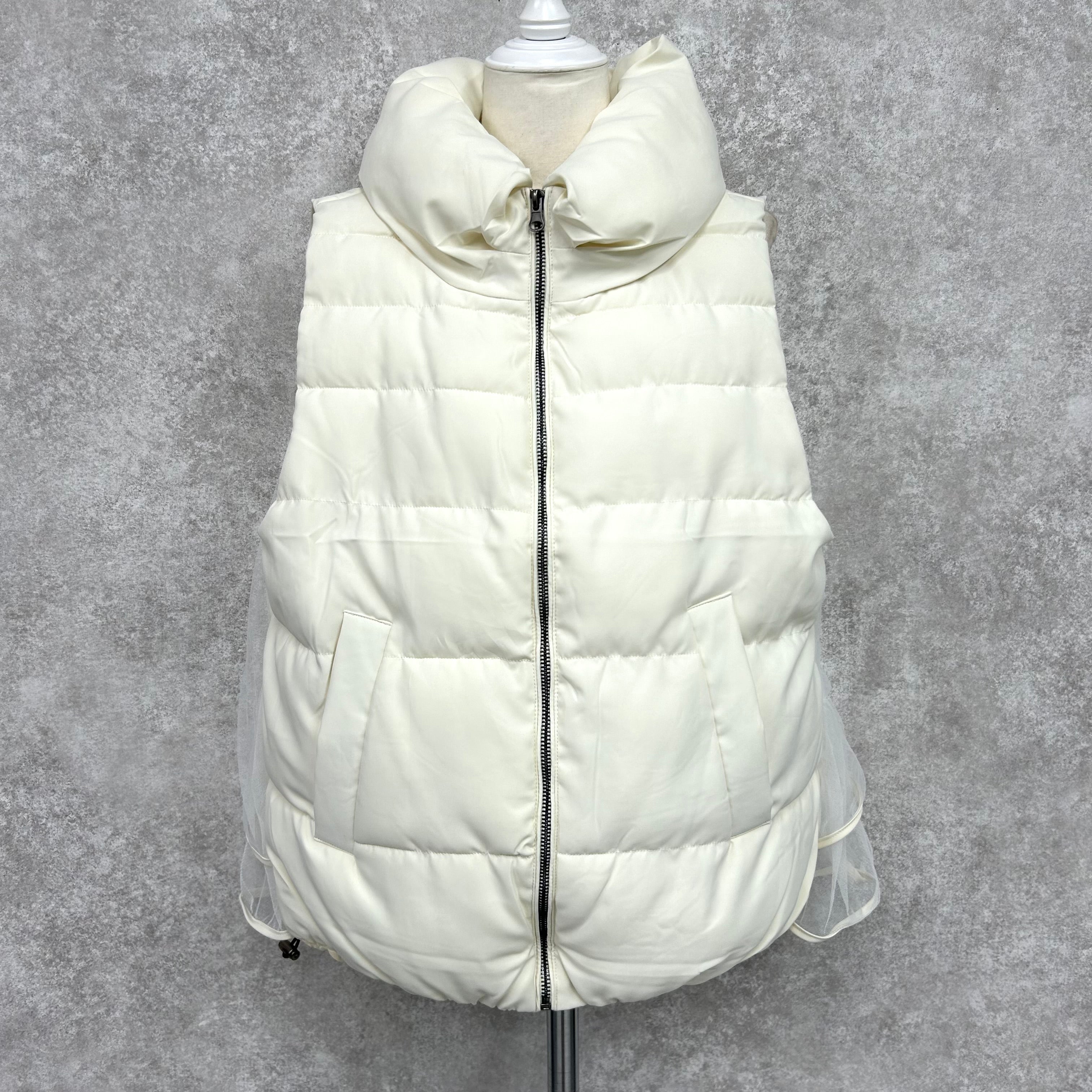 バックフリル中綿ダウンベスト -ホワイト- ※10/29~11/4頃より順次発送予定