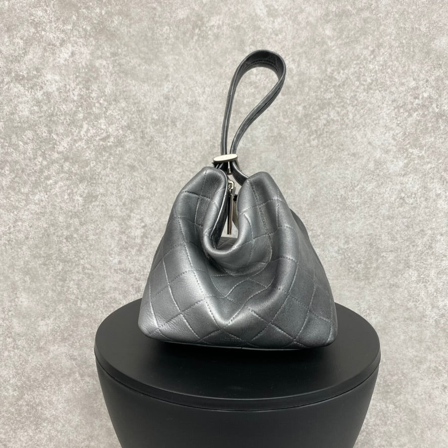 【MUL094】ドロップ2way S オイルレザーキルティング(ブラック) 表面シルバー加工 ※10/29〜11/2より弊社事務所から順次発送