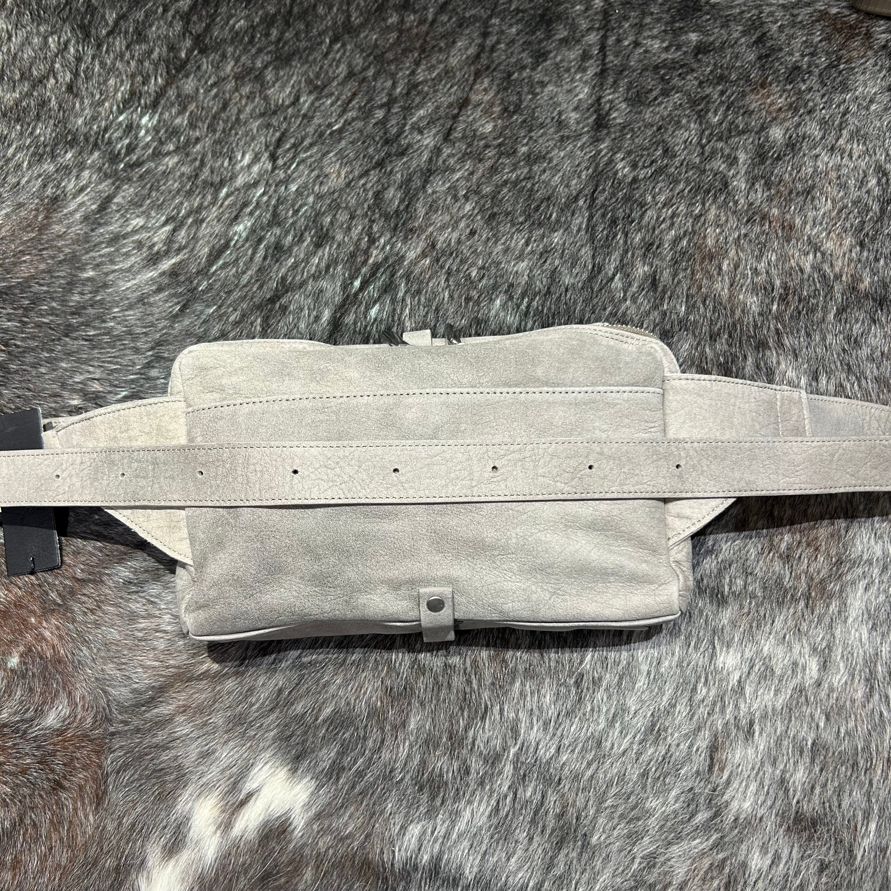 ⚠️予約【MUL013-502339】 ボディバック -エンボスグレージュ- ※R7. 6月末納品予定