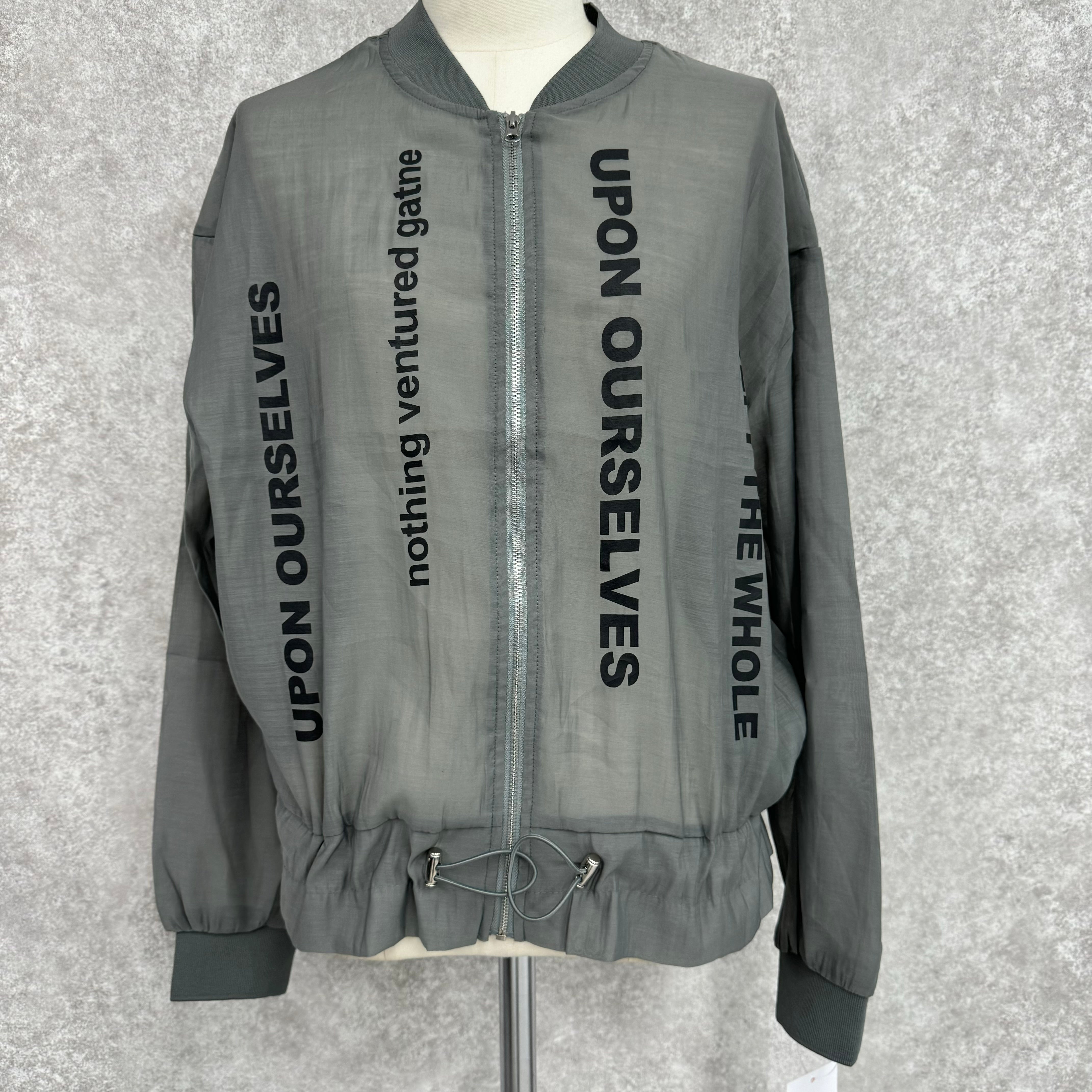 ロゴ入りシアージャケット グレー ※10/15-21頃より順次配送予定