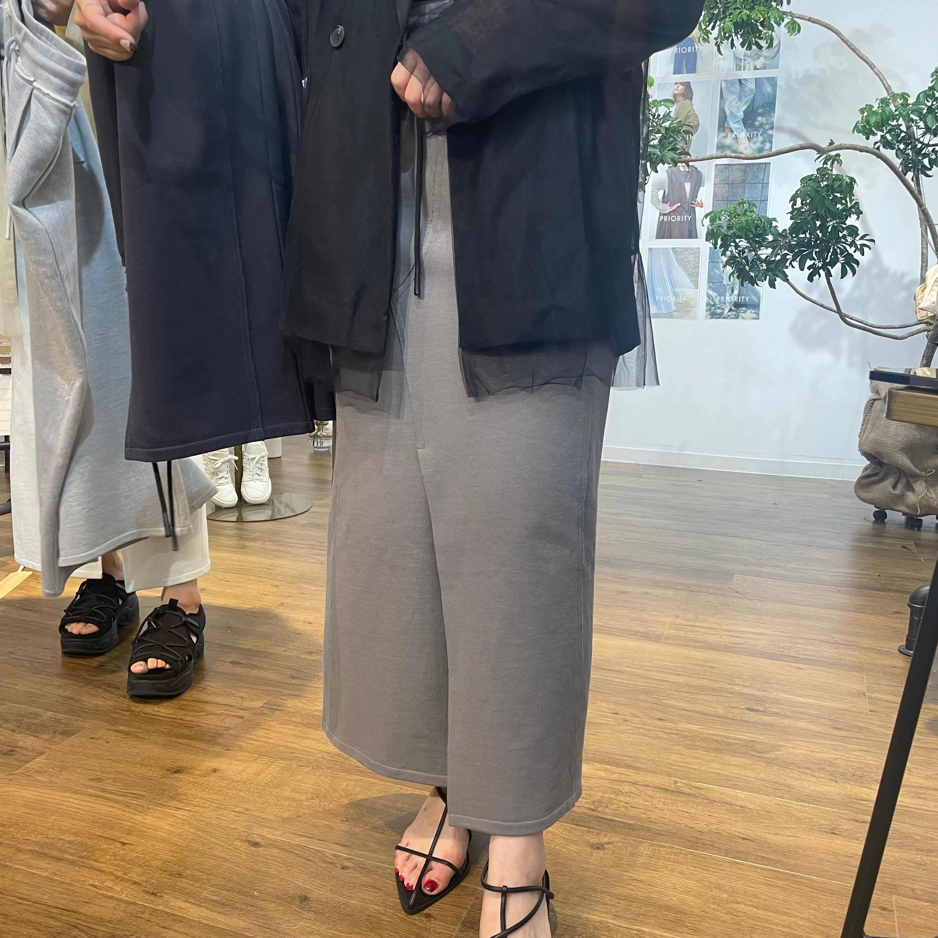 【予約】【PRIORITY】スリット入りロングスカート グレージュ ※2月上旬より順次発送