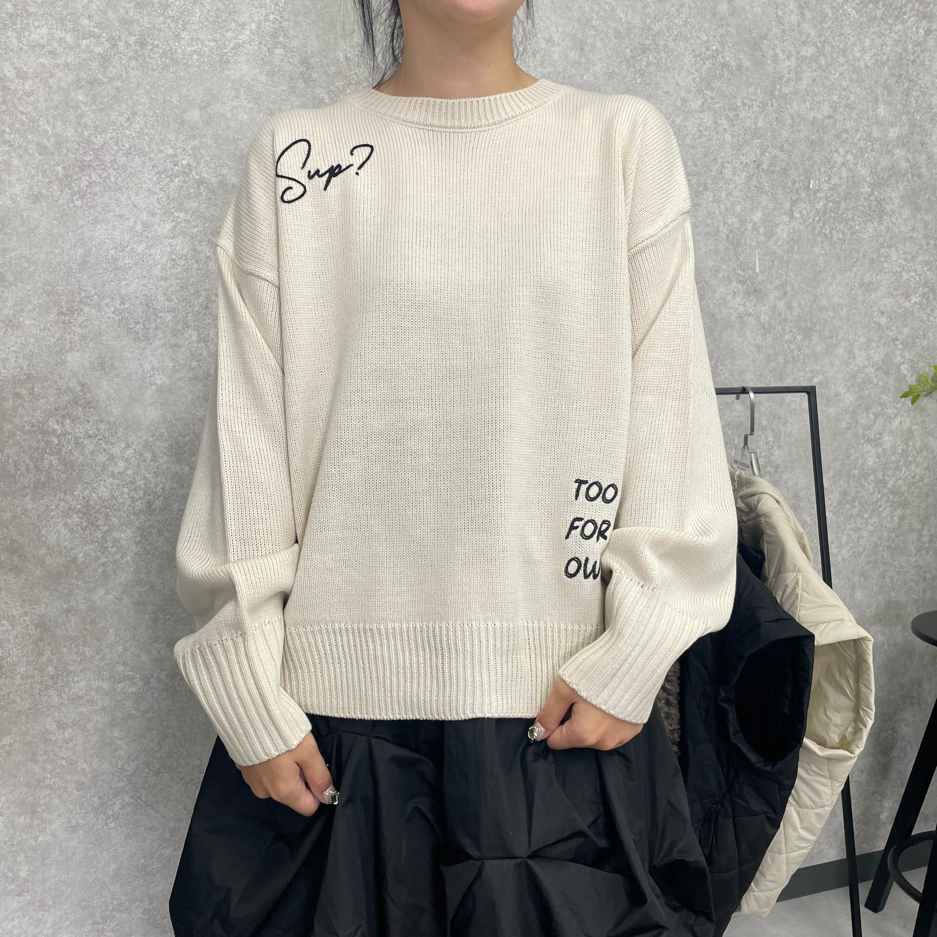 ロゴ刺繍ニットプルオーバー アイボリー *12/24-30頃より順次発送予定