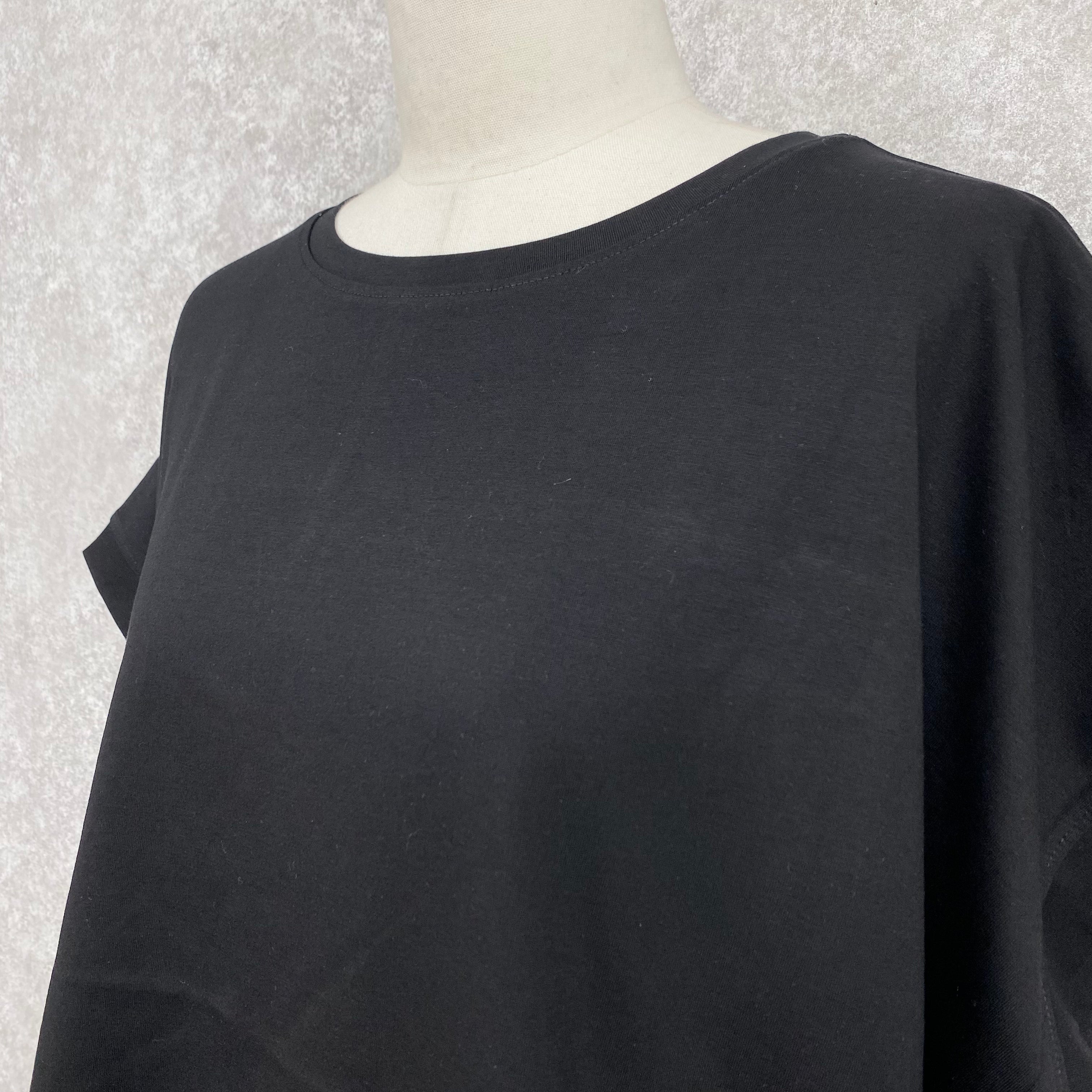 【ASYMM】NEAT TEE -black-