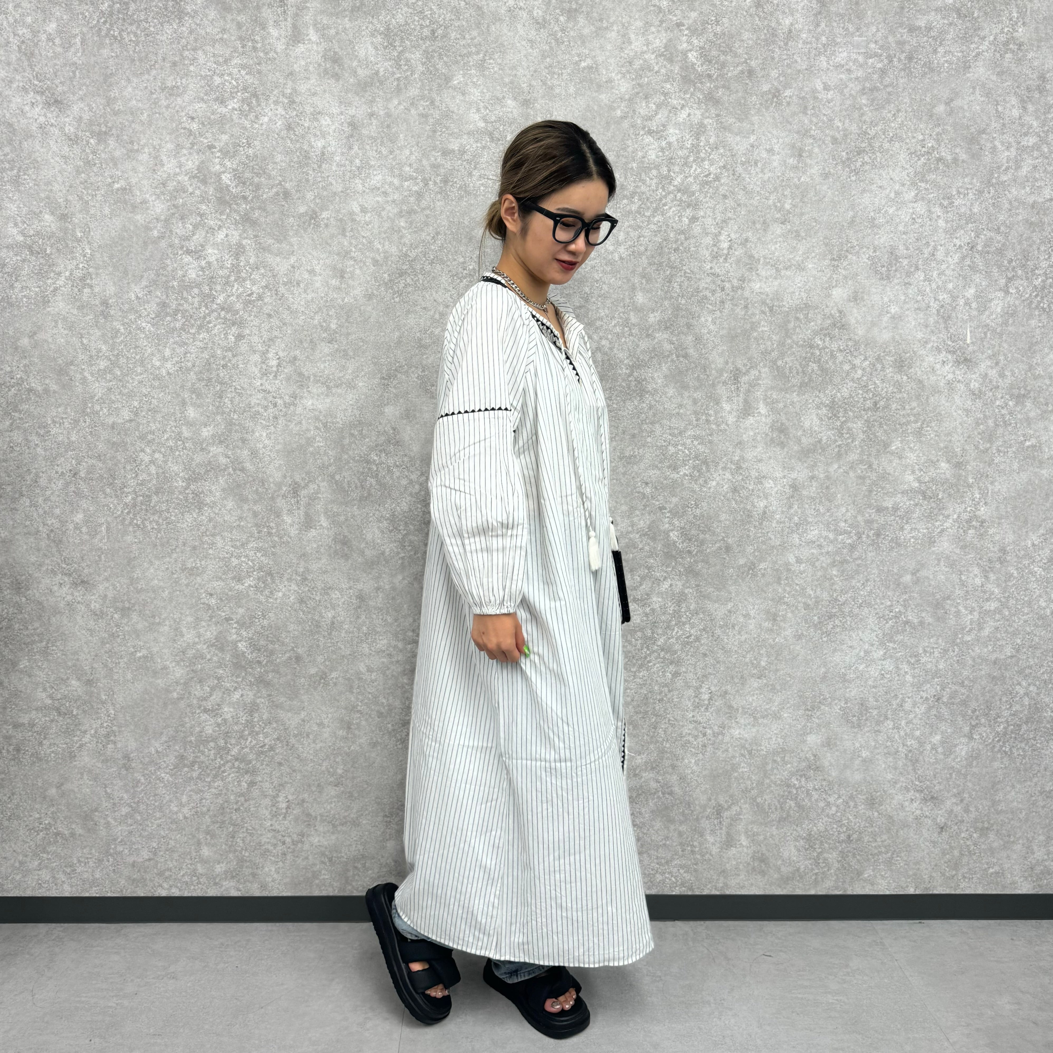 【hunch】キャンブリックボイル 配色刺繍ワンピース  -オフホワイト- ※8/27-9/2より順次配送予定