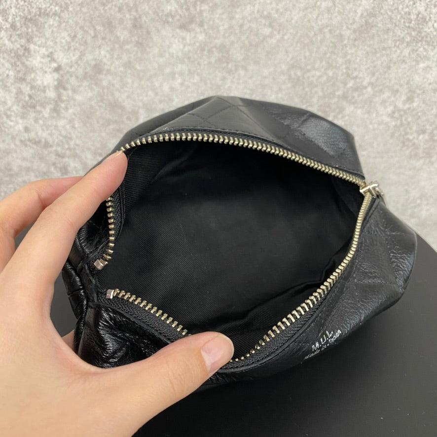 【MUL109-GL】レザーポーチ ソフトレザーキルティング(ブラック) ゴールドライン ※7/2〜7/12より事務所から順次発送予定