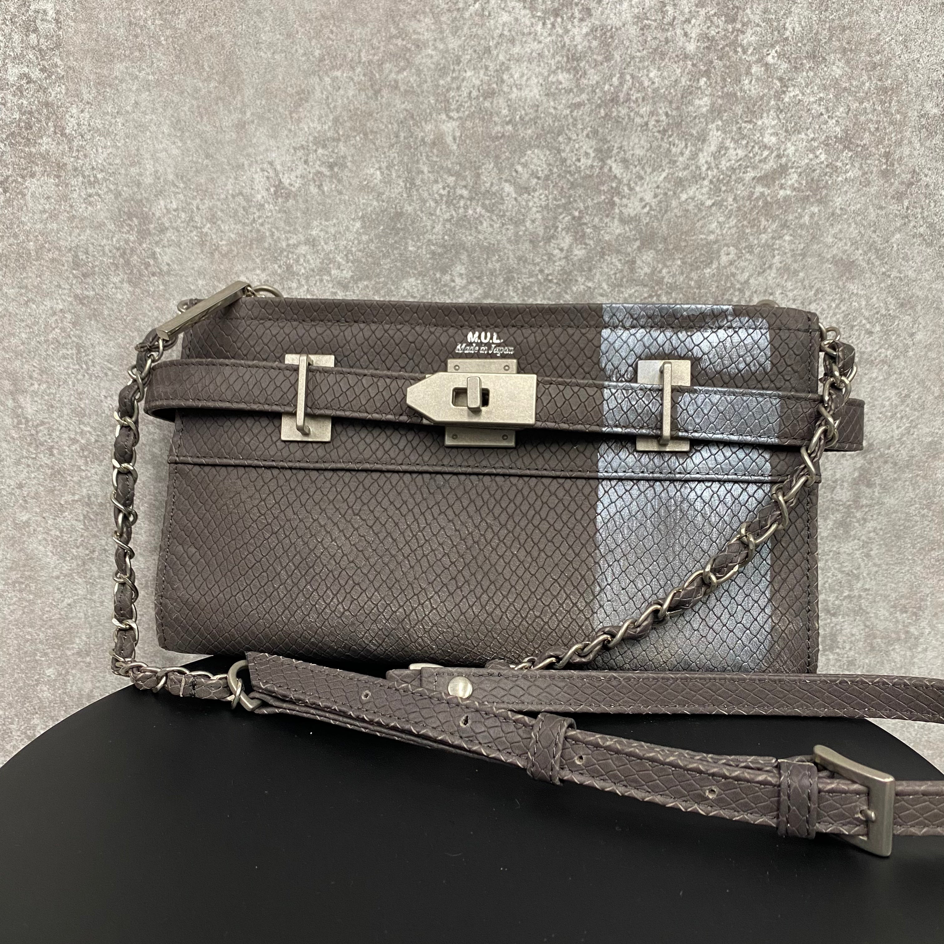 【MUL105-SL-1】レイヤードウォレットショルダー リザード型押し(グレー) シルバーライン(細) ※10/29〜11/2より順次配送