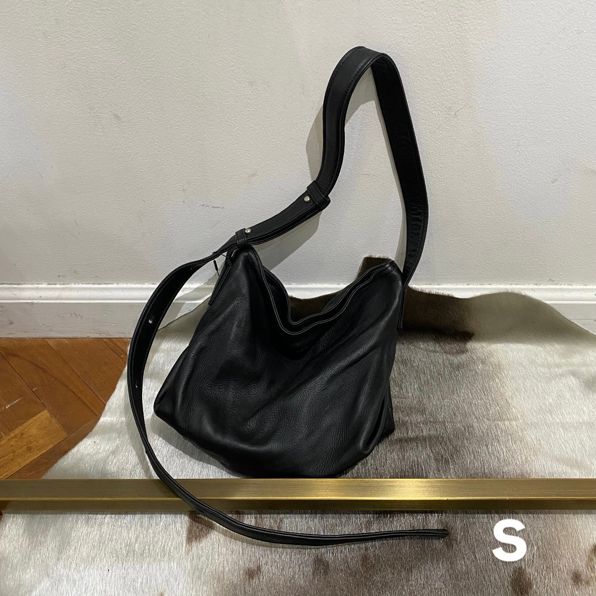 ⚠️予約【M.U.L.】テールショルダー(洗い加工) -ブラック- ※R7. 6月末納品予定