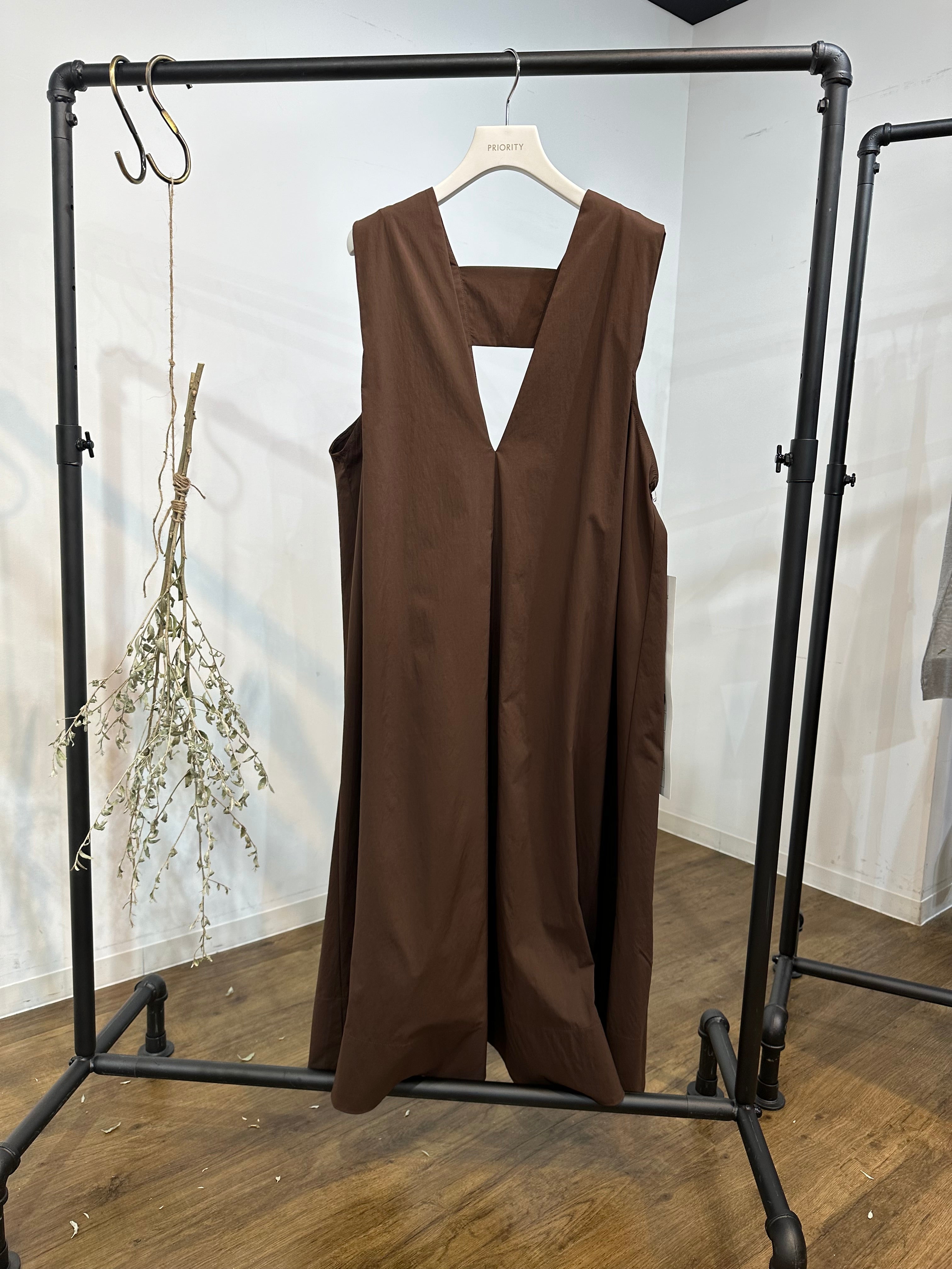 【予約】【PRIORITY】ナイロン素材ワンピース  ブラウン ※2月上旬より順次発送